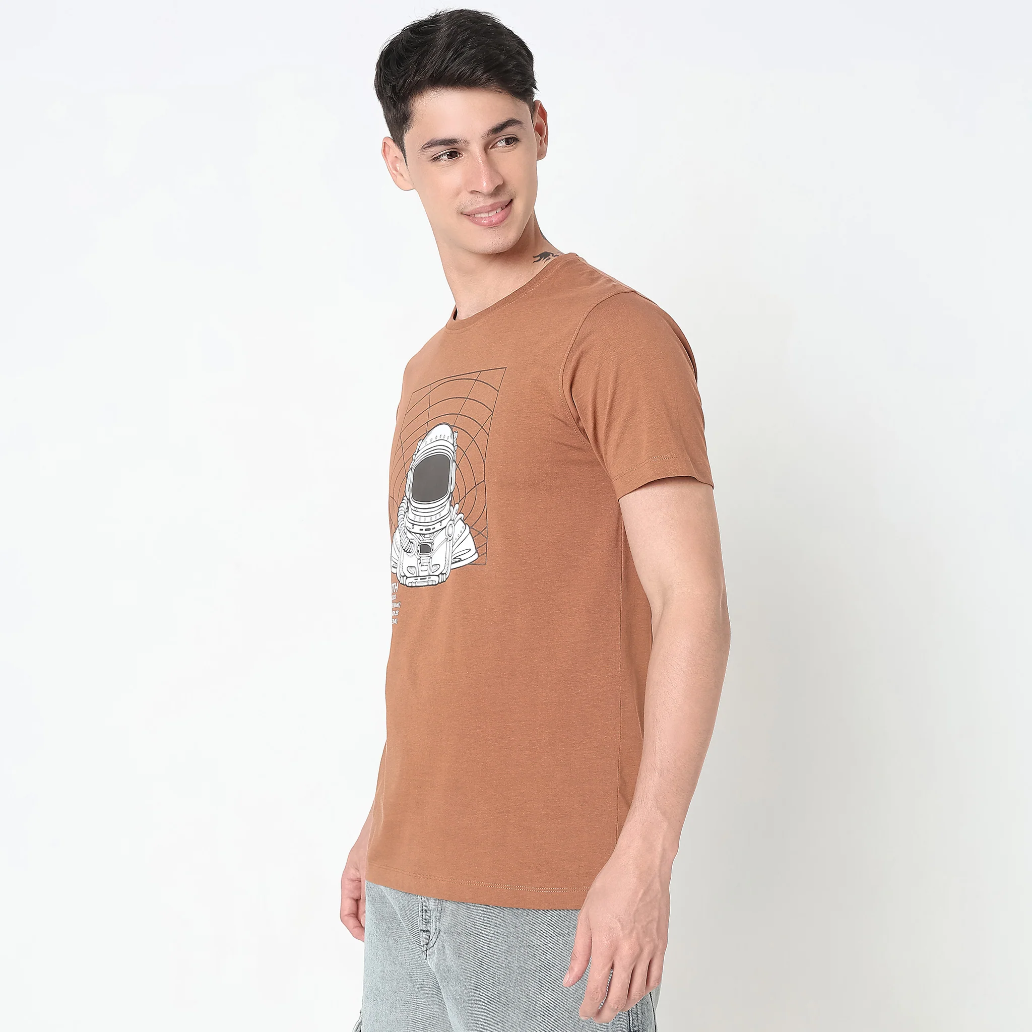 Regular Fit Graphic T-Shirt - Image 5