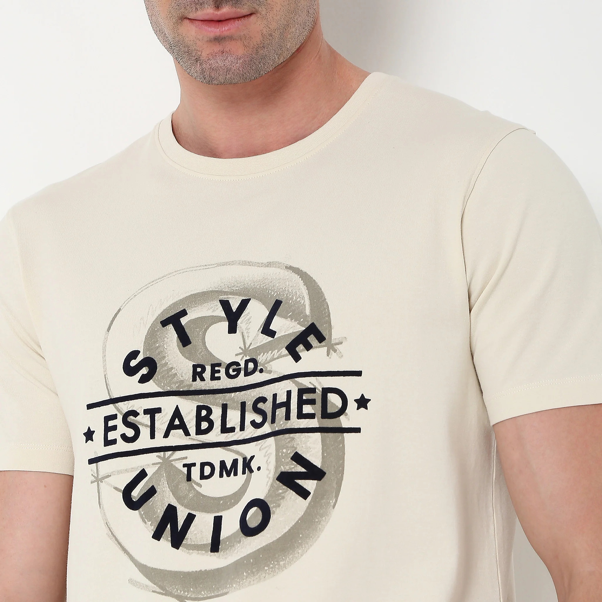 Regular Fit Graphic T-Shirt - Image 4