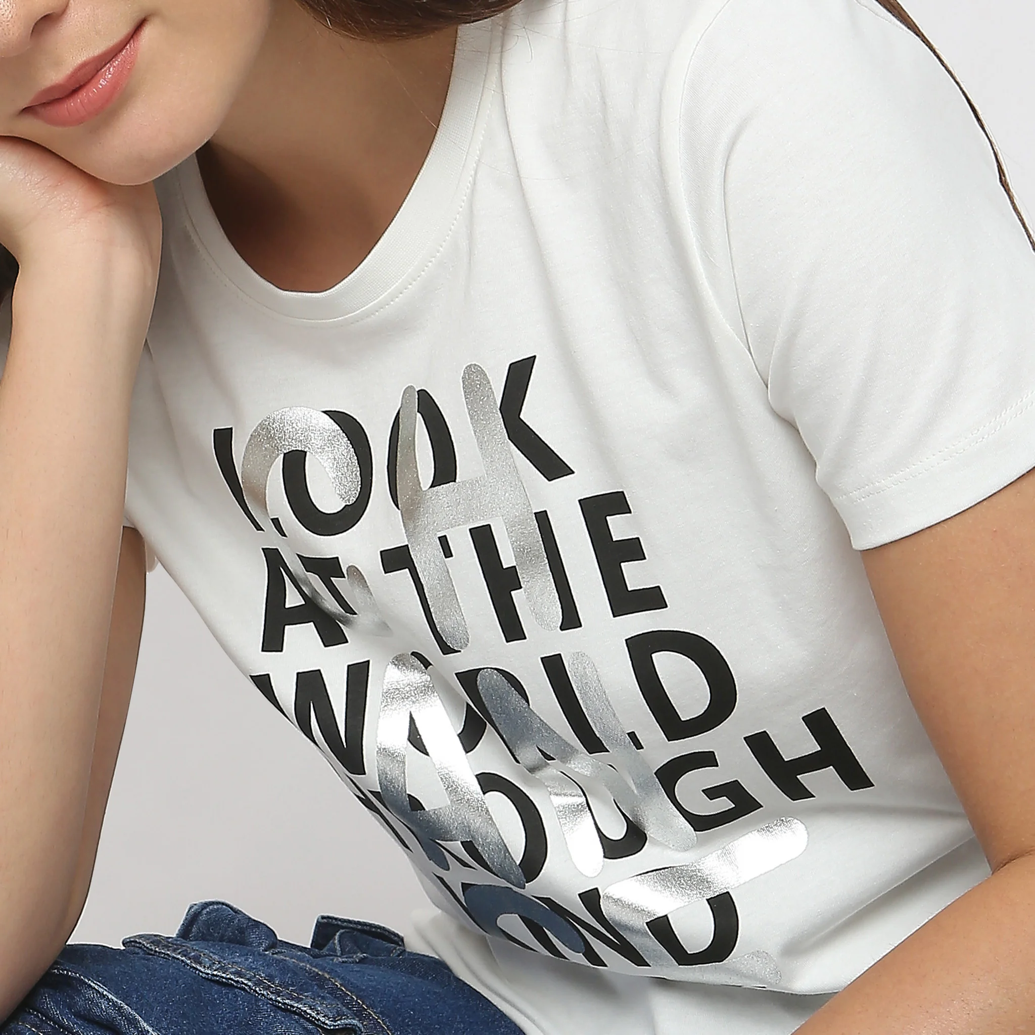 Regular Fit Graphic T-Shirt - Image 4