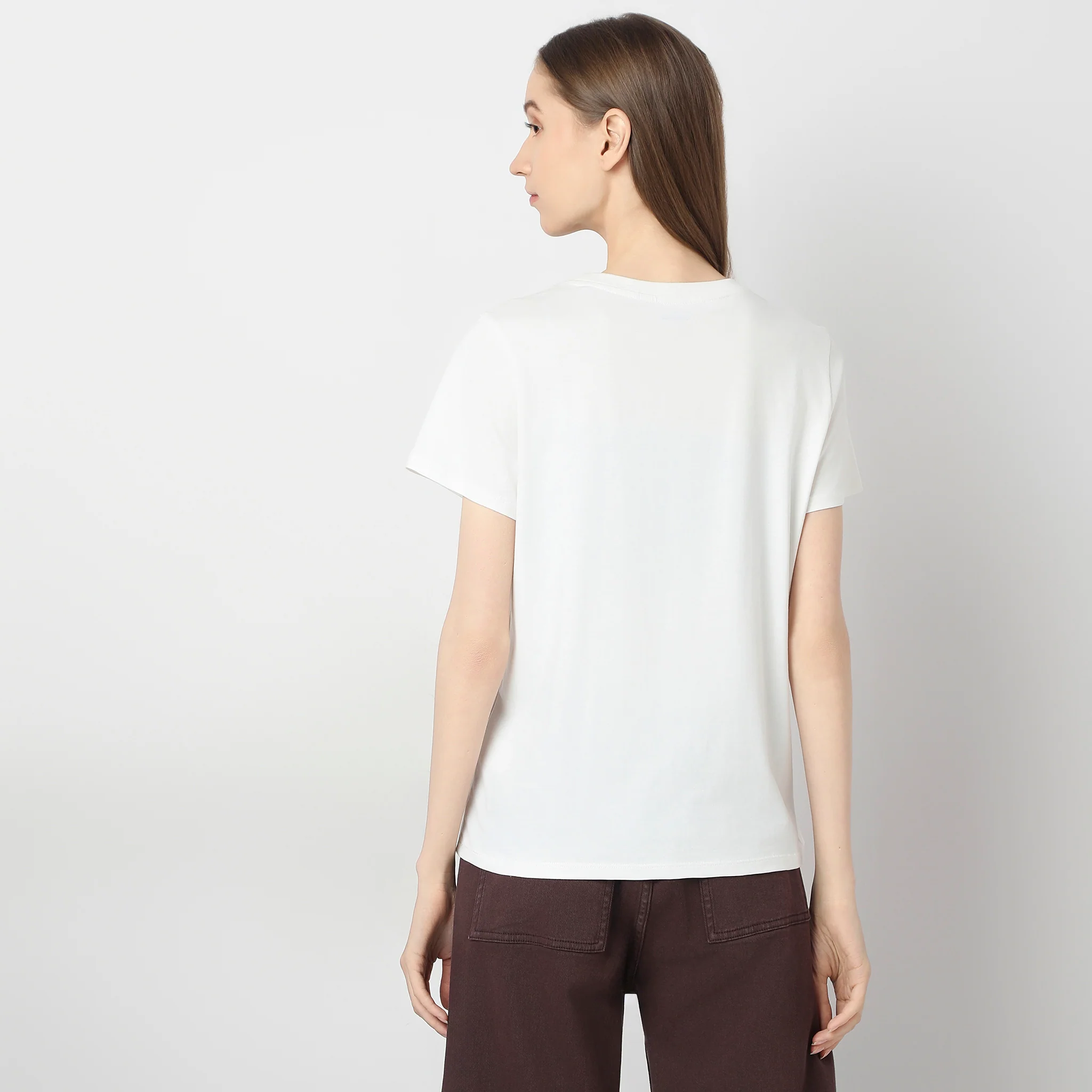 Round Neck Short Sleeve Graphic T-Shirt - Image 3