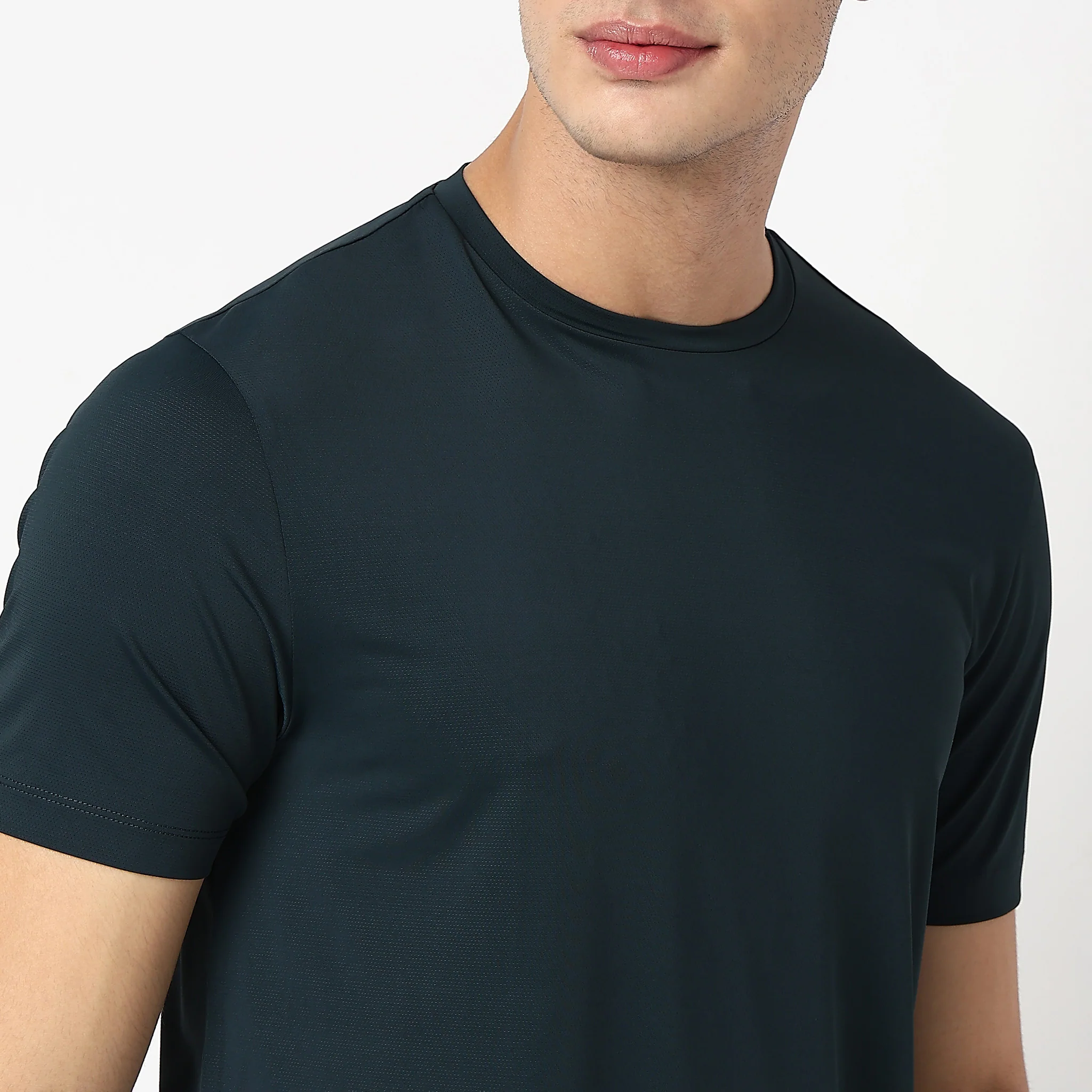 AirDry® Gym Tee - Work Out With E-Fast® Stretch-Made For Movement - Image 13