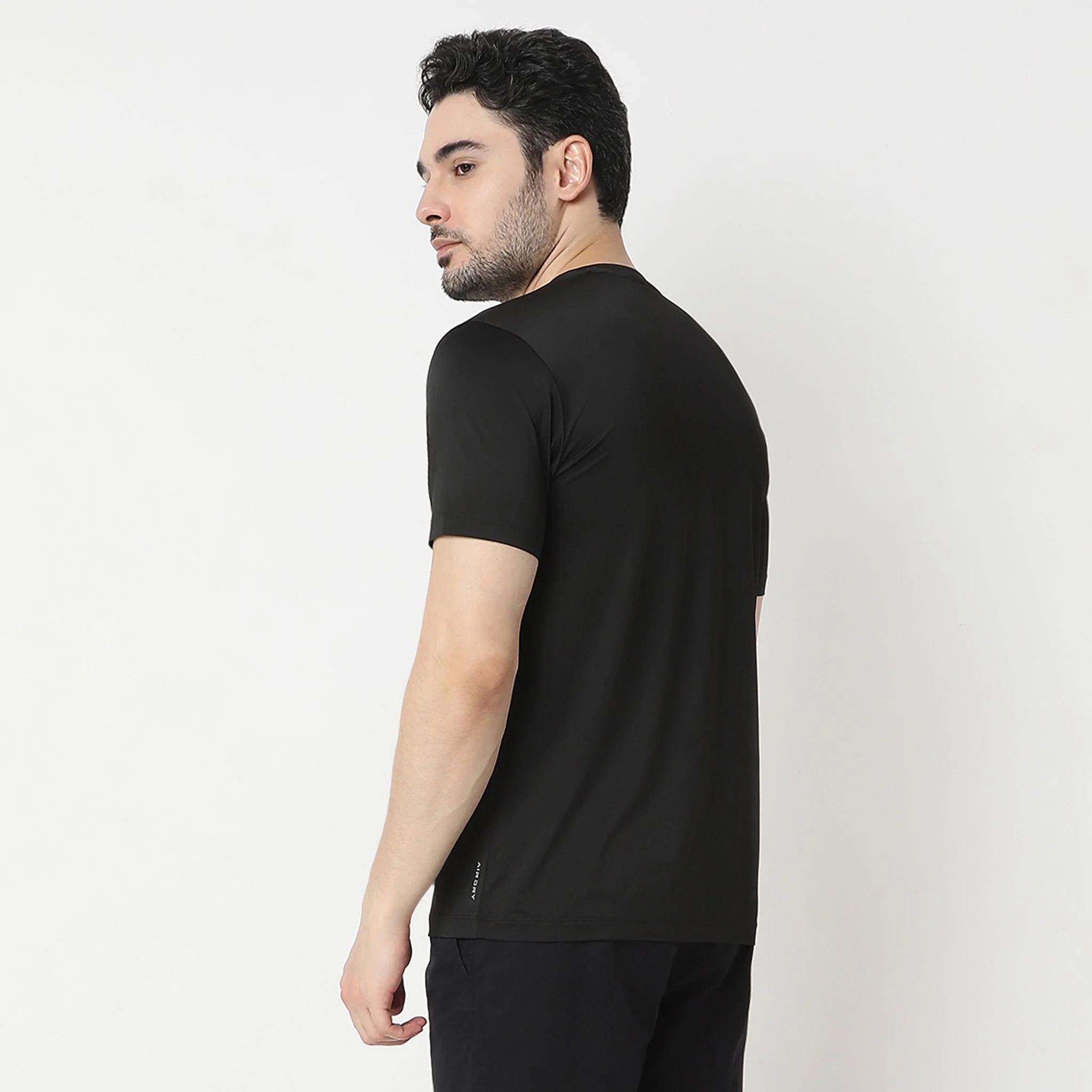 AirDry® Gym Tee - Work Out With E-Fast® Stretch-Made For Movement - Image 22