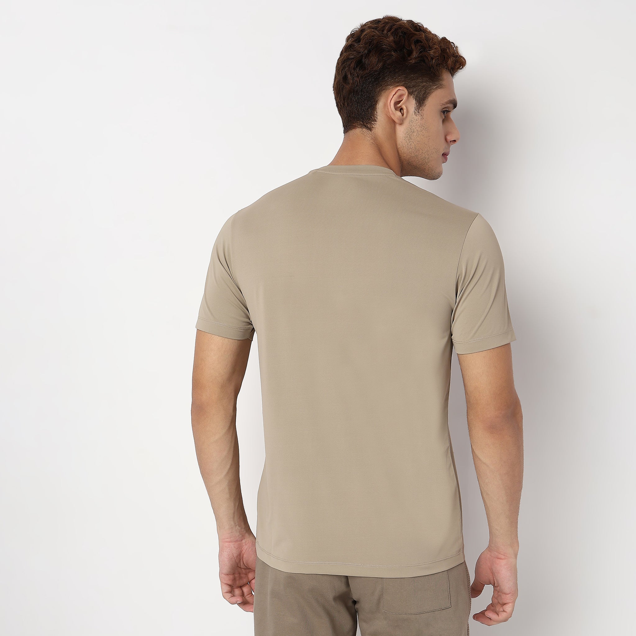 AirDry® Gym Tee - Work Out With E-Fast® Stretch-Made For Movement - Image 7