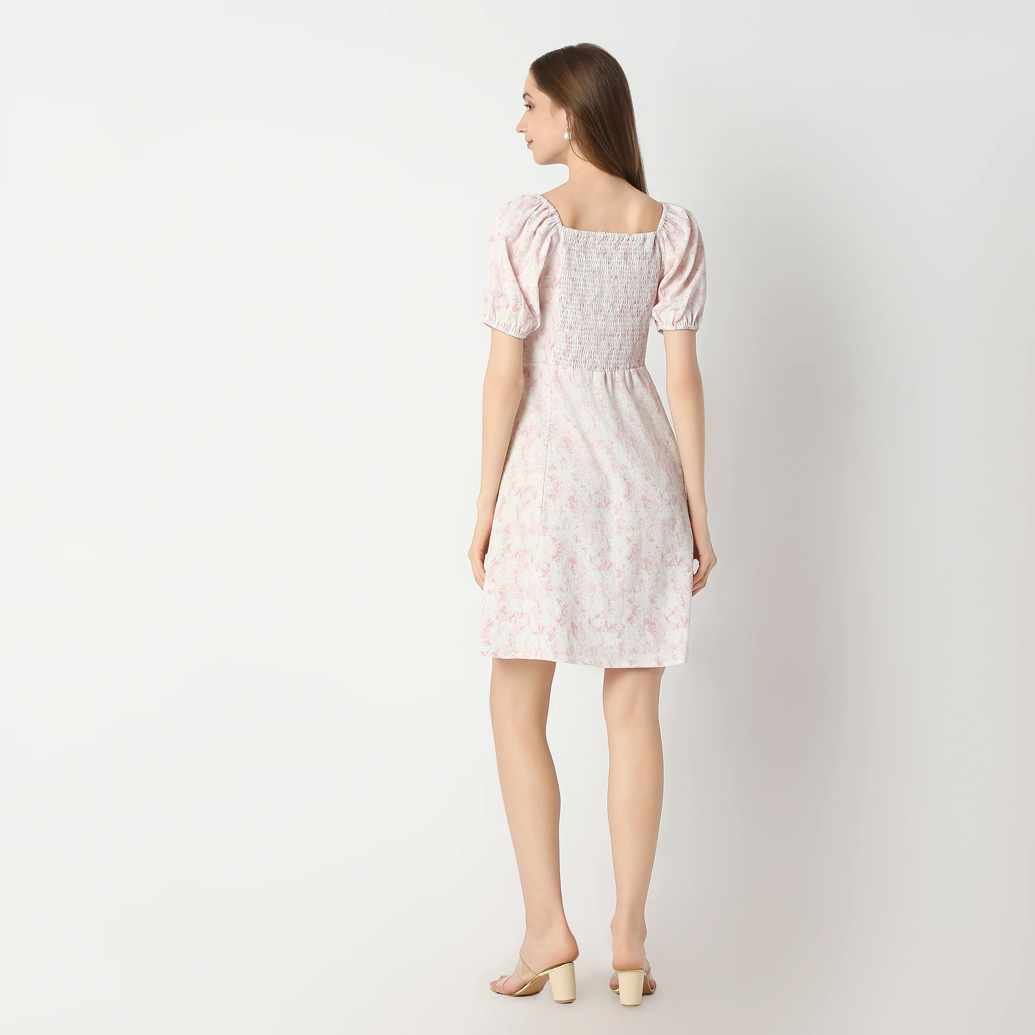 Printed Above Knee Sweet Heart Neck Short Sleeve Dress - Image 3