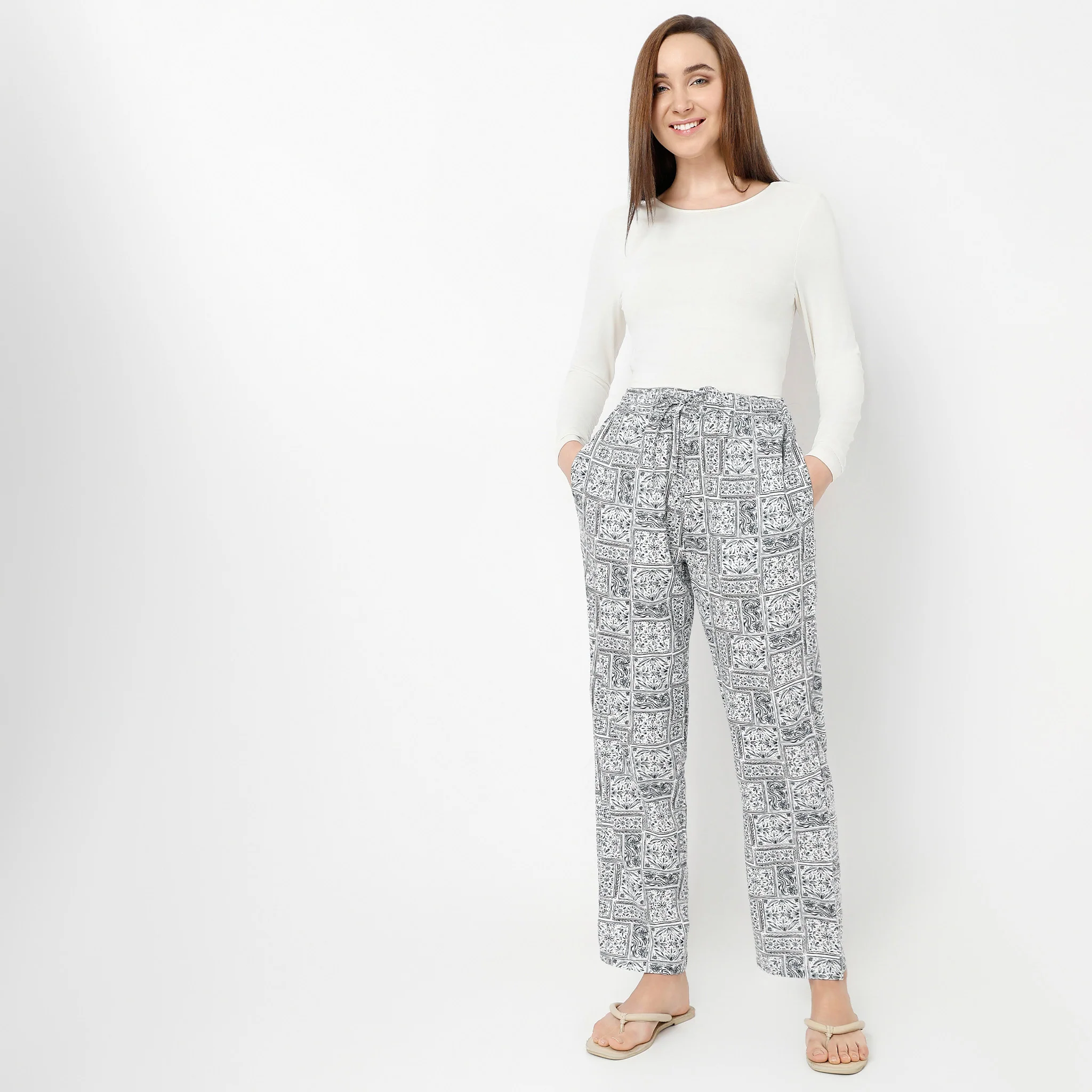 Ankle Length Straigth Fit Printed Lounge Pyjamas