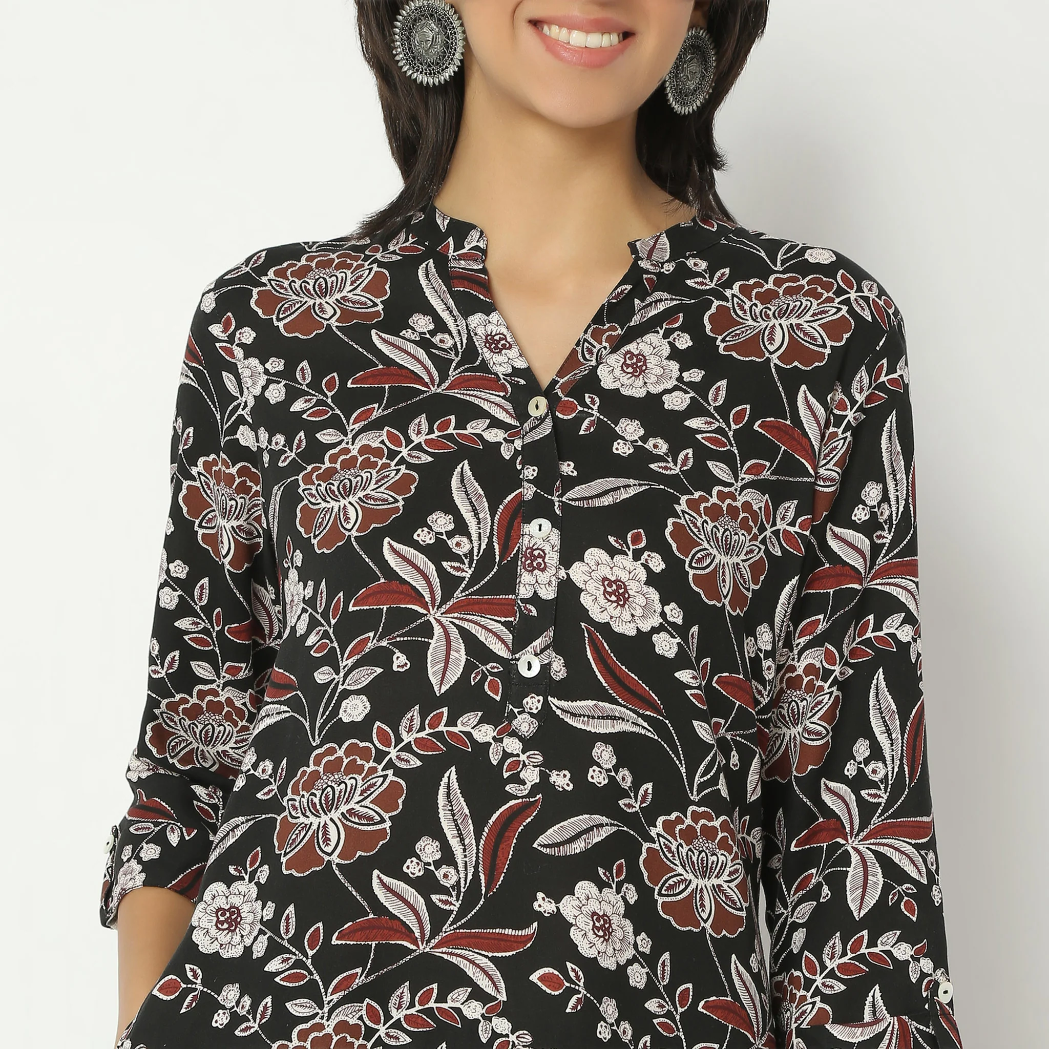 Printed Below Knee Band Collar Kurta - Image 4