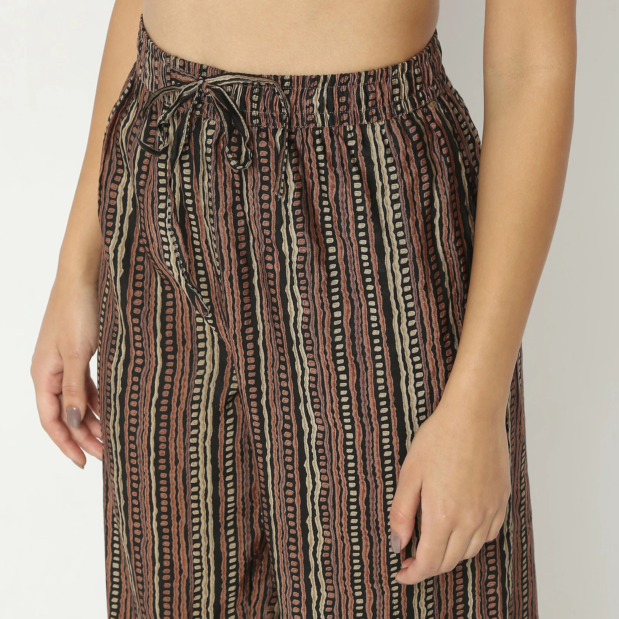 Printed Band Collar Kurta With Pant Set - Image 7