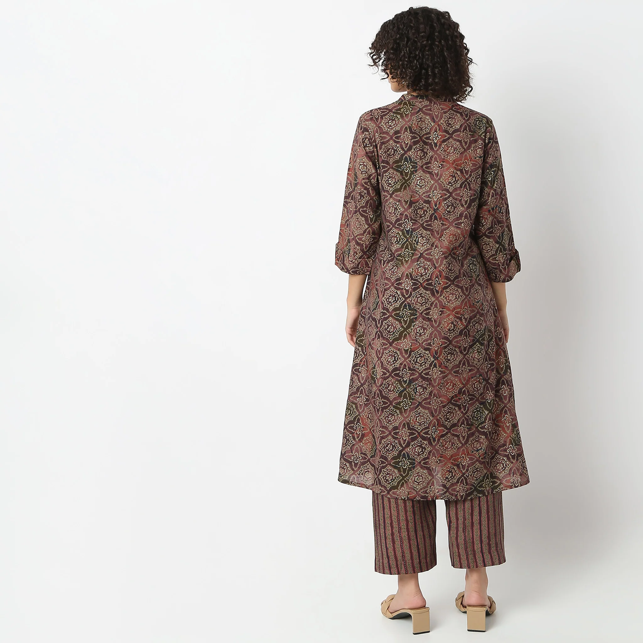 Regular Fit Printed Band Neck A-Line Kurta With Pant Set - Image 3