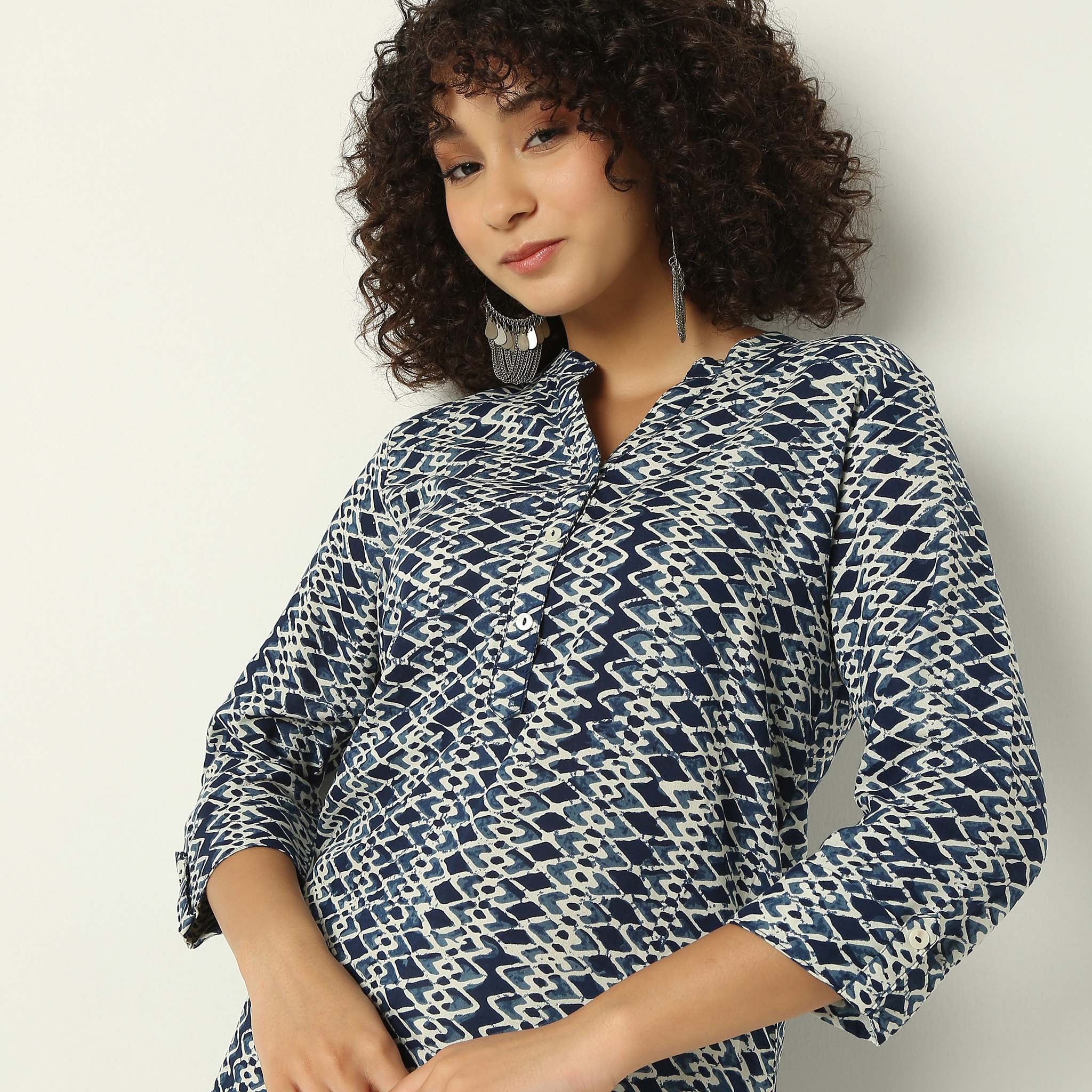 Band Neck Printed Straight Short Kurta - Image 4