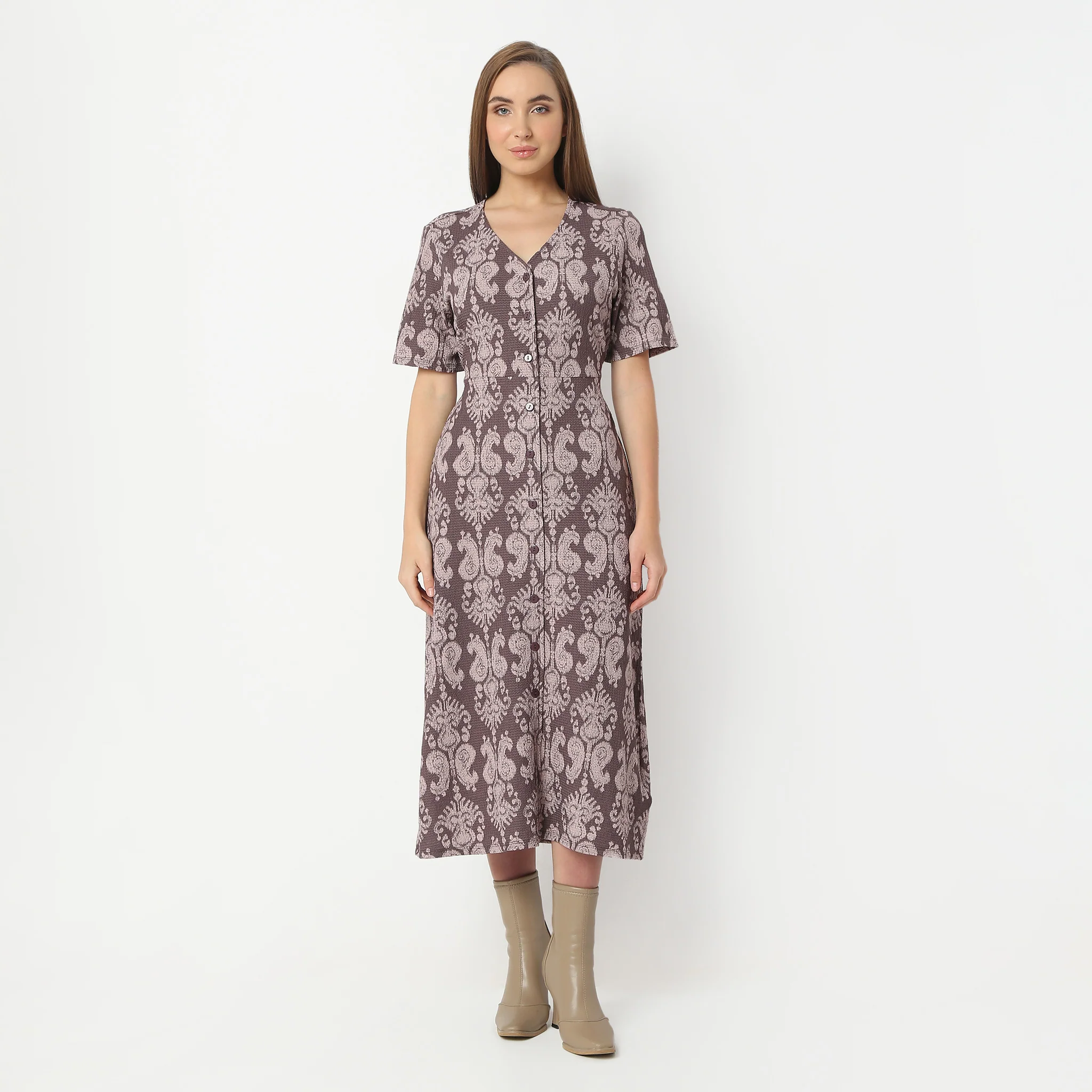 Printed Calf Length V-Neck Short Sleeve Dress - Image 7