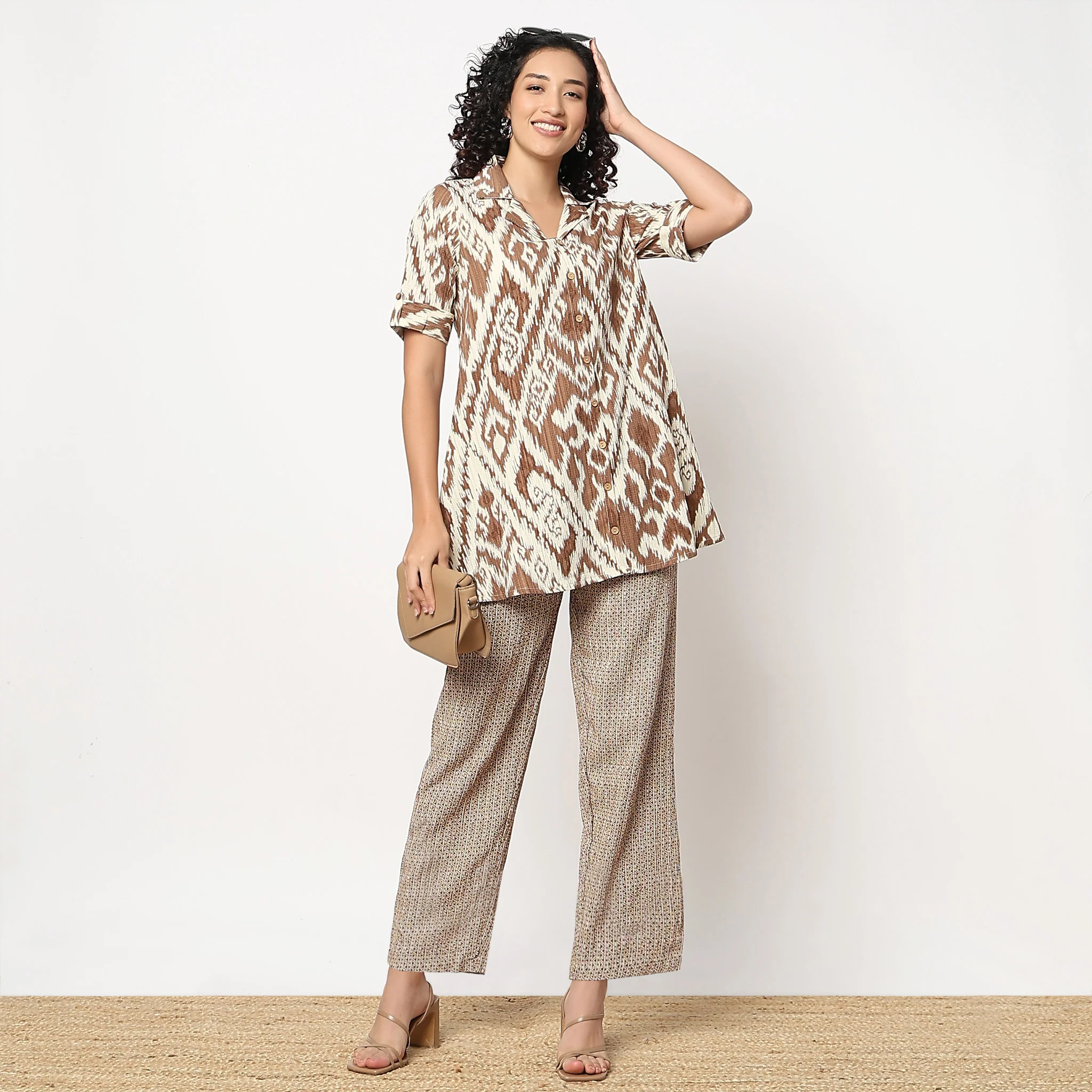 Printed Lapel Collar Kurta With Pant Set - Image 15