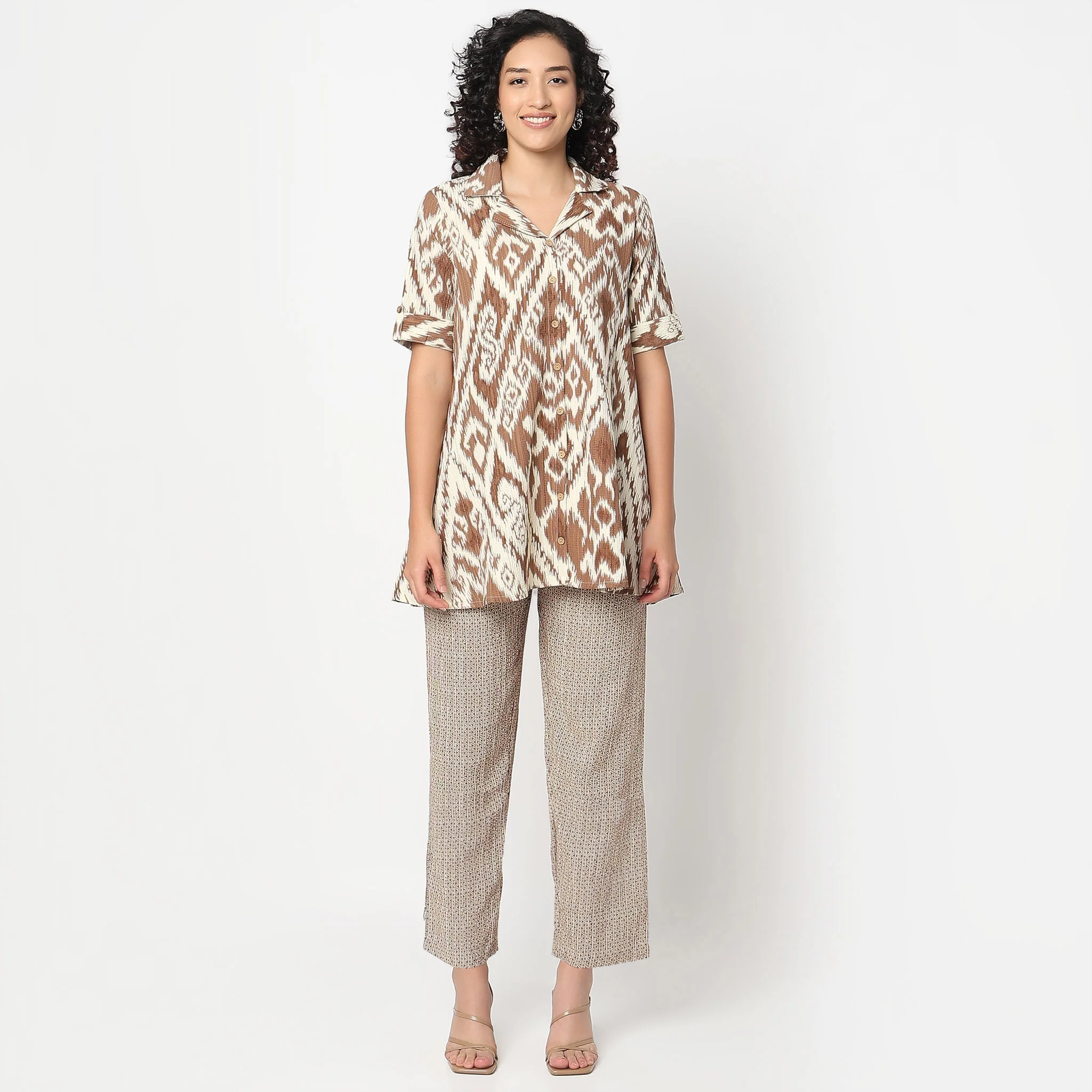 Printed Lapel Collar Kurta With Pant Set - Image 16