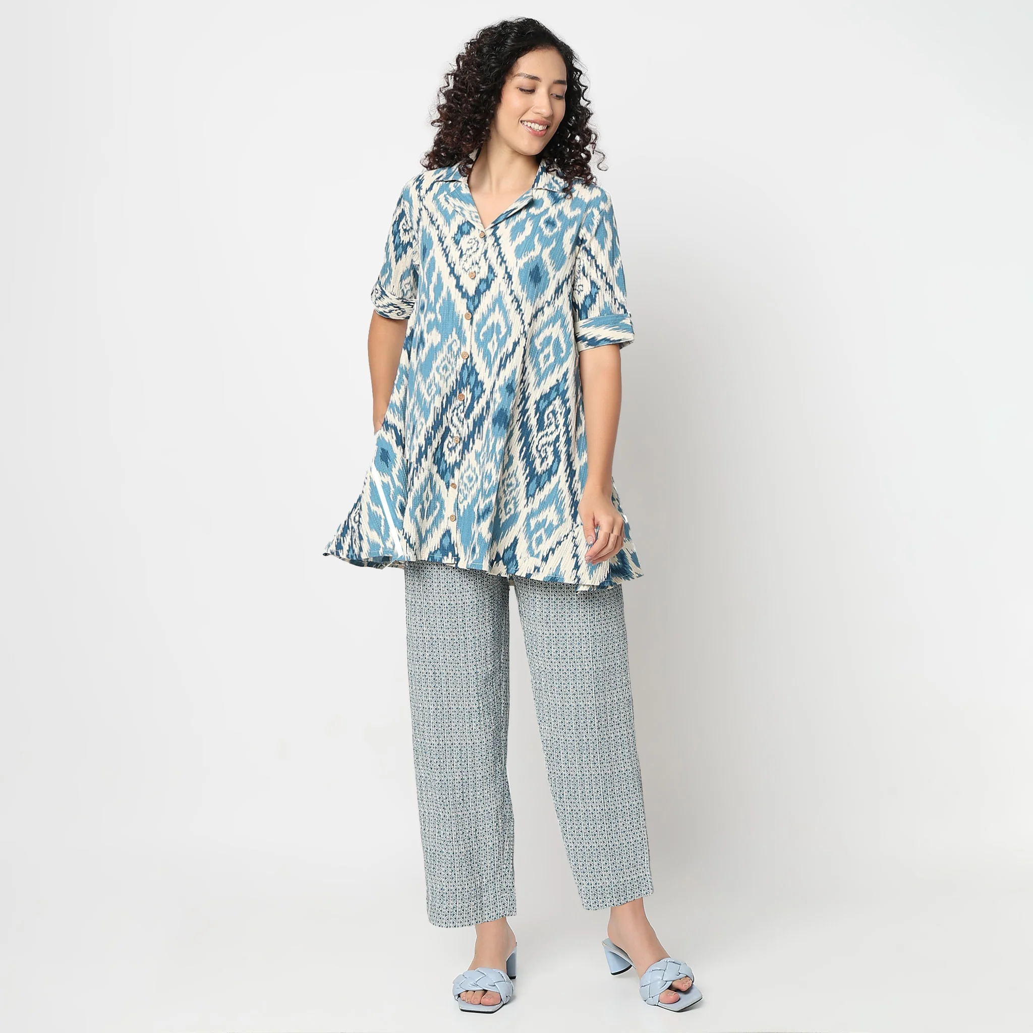 Printed Lapel Collar Kurta With Pant Set - Image 9