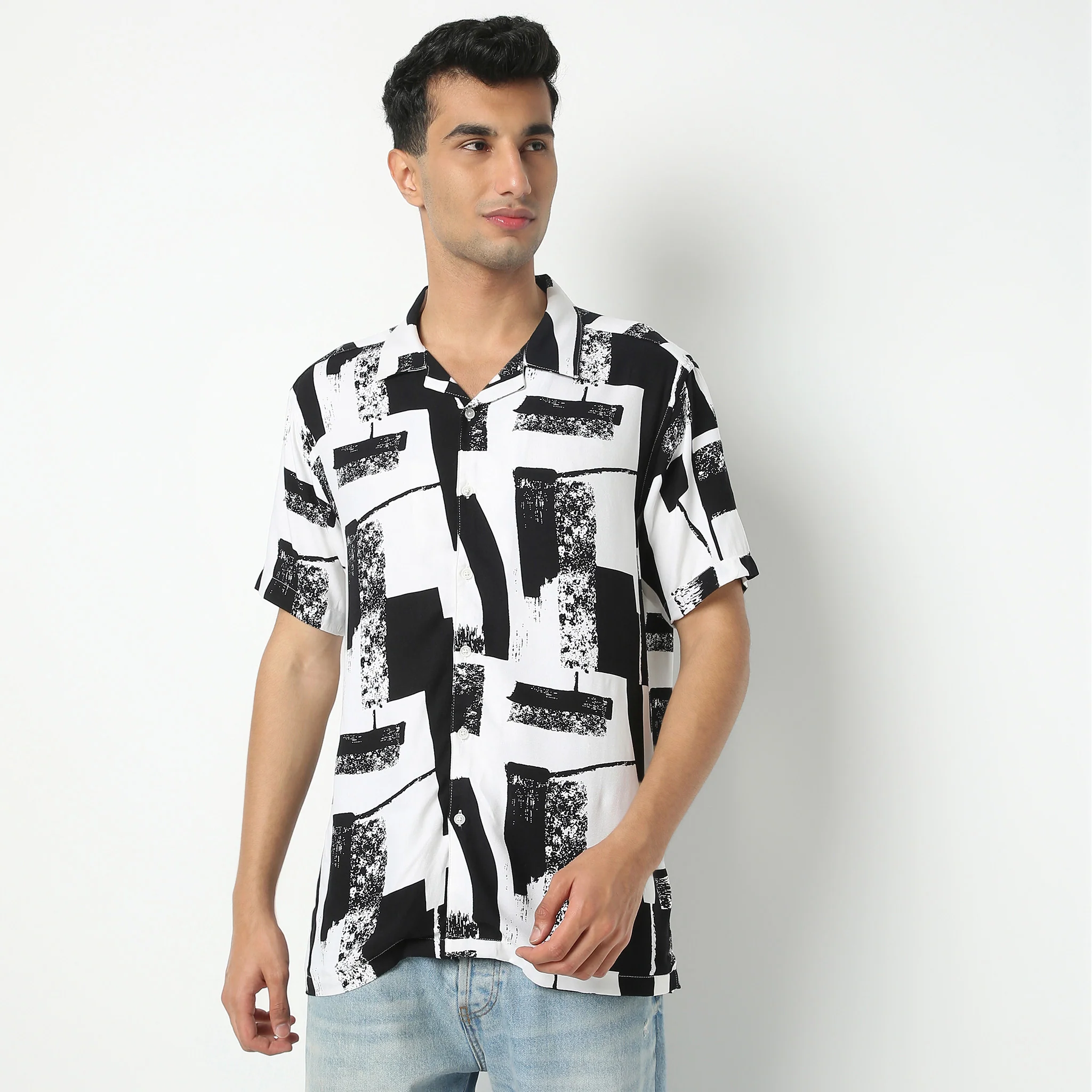 Printed Camp Collar Retreat Half Sleeve Retreat Shirt - Image 2
