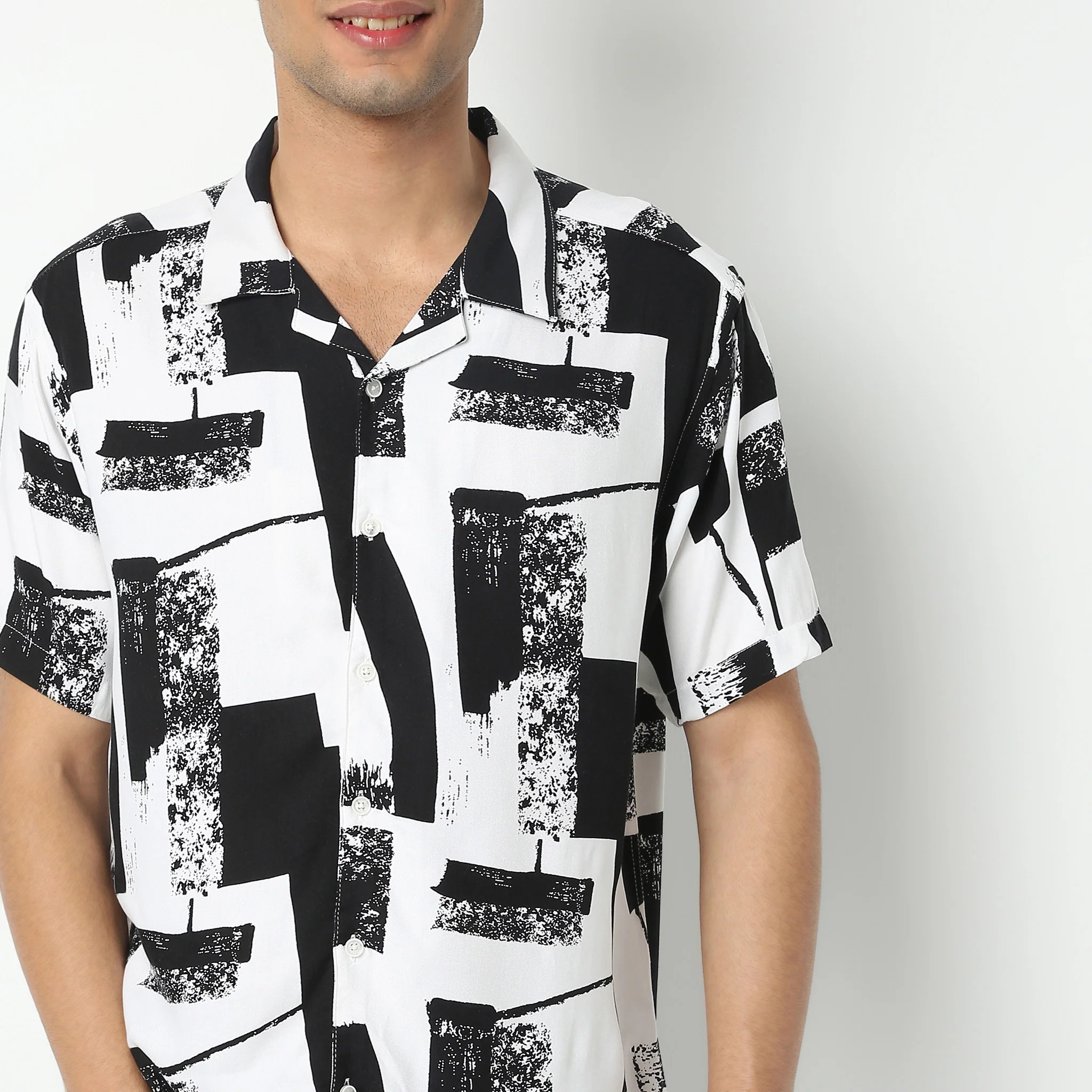 Printed Camp Collar Retreat Half Sleeve Retreat Shirt - Image 4