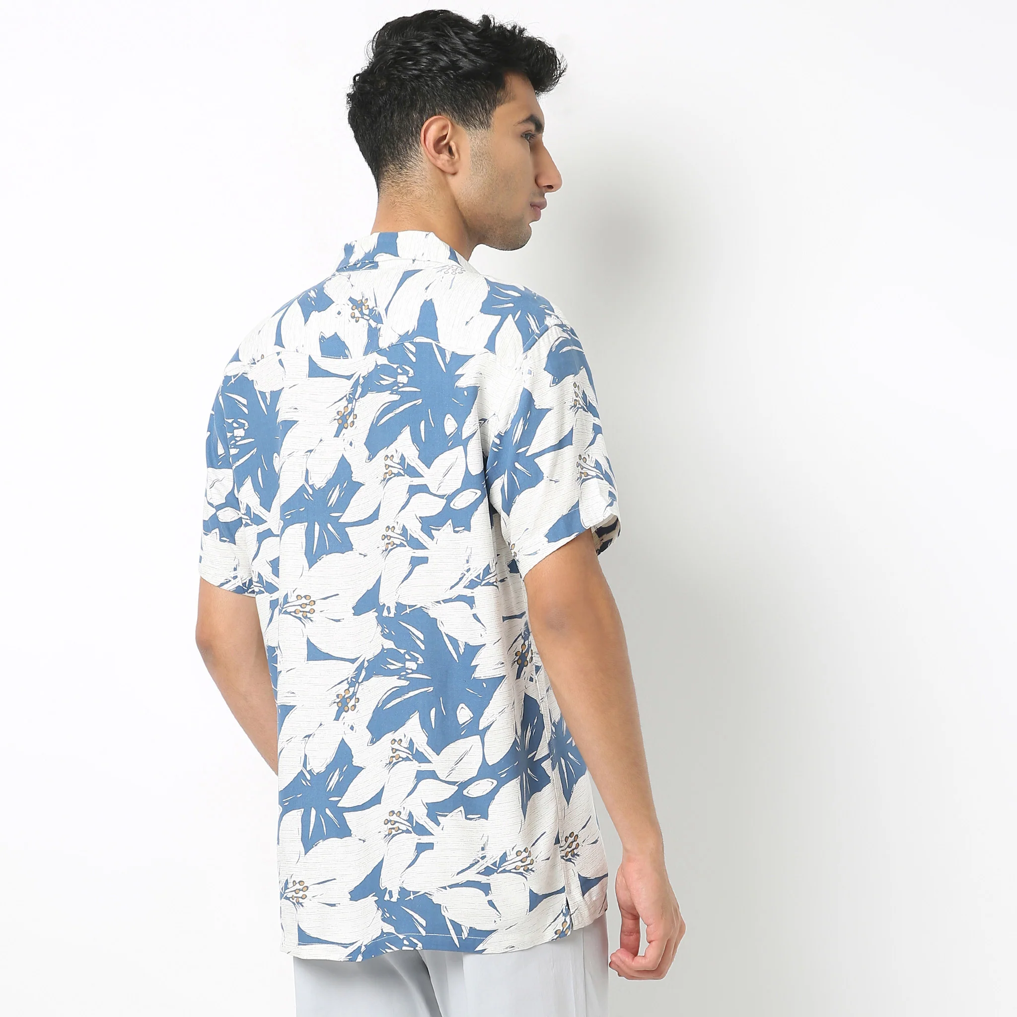 Retreat ShirtįµĖ£ Camp Collar Half Sleeve Printed Relaxed Fit - Image 3