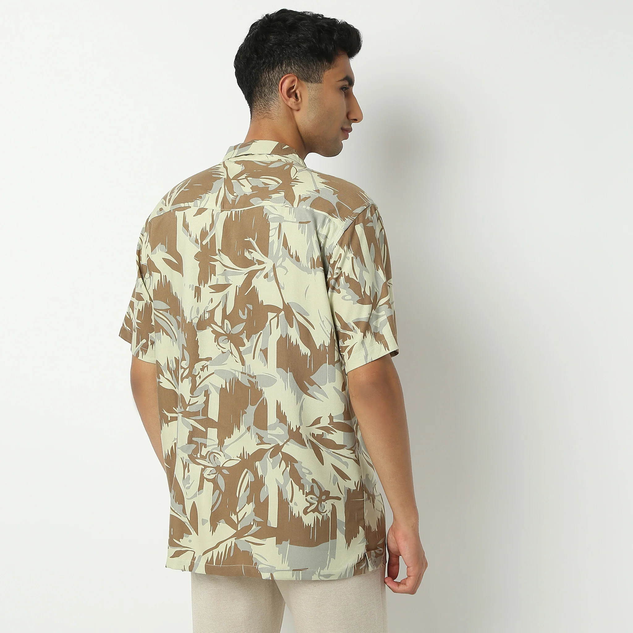 Camp Collar Half Sleeve Pattern Retreat Shirt - Image 3