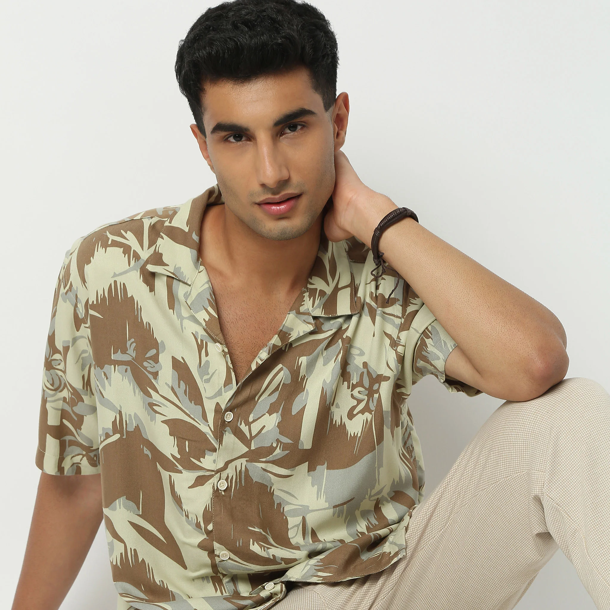 Camp Collar Half Sleeve Pattern Retreat Shirt - Image 4