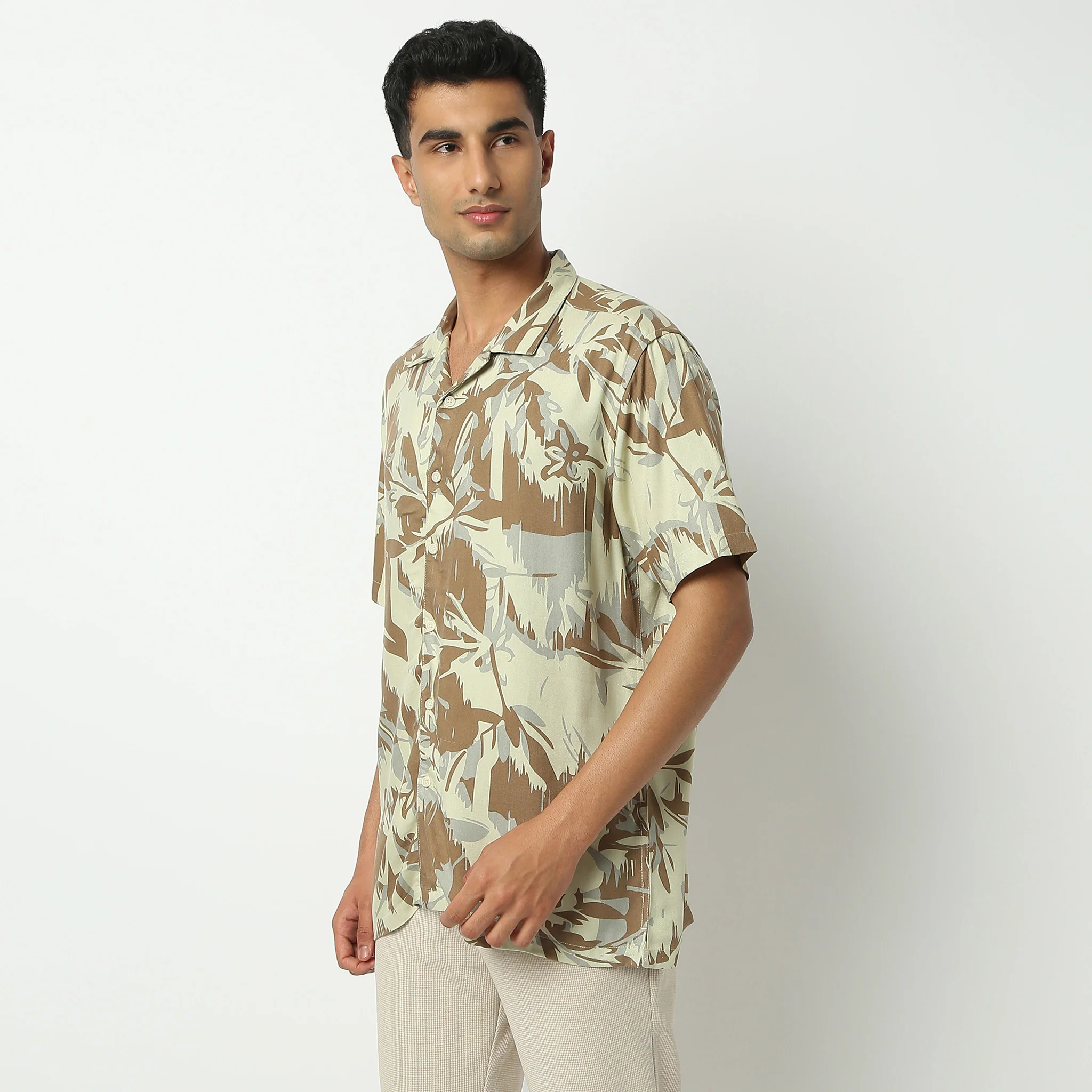Camp Collar Half Sleeve Pattern Retreat Shirt - Image 5