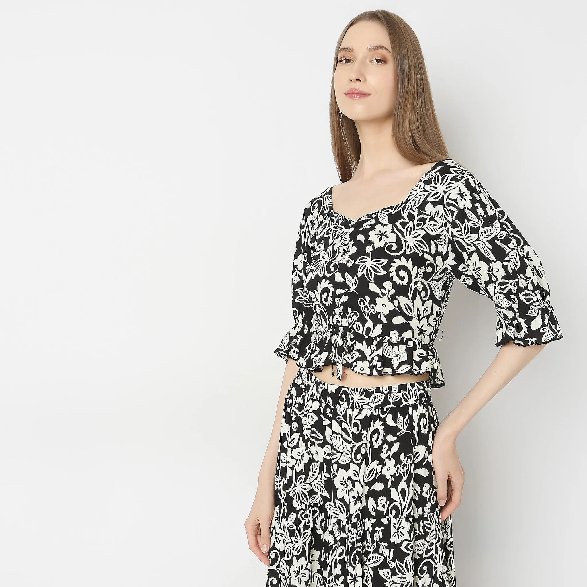 Regular Fit Printed Crop Top - Image 5