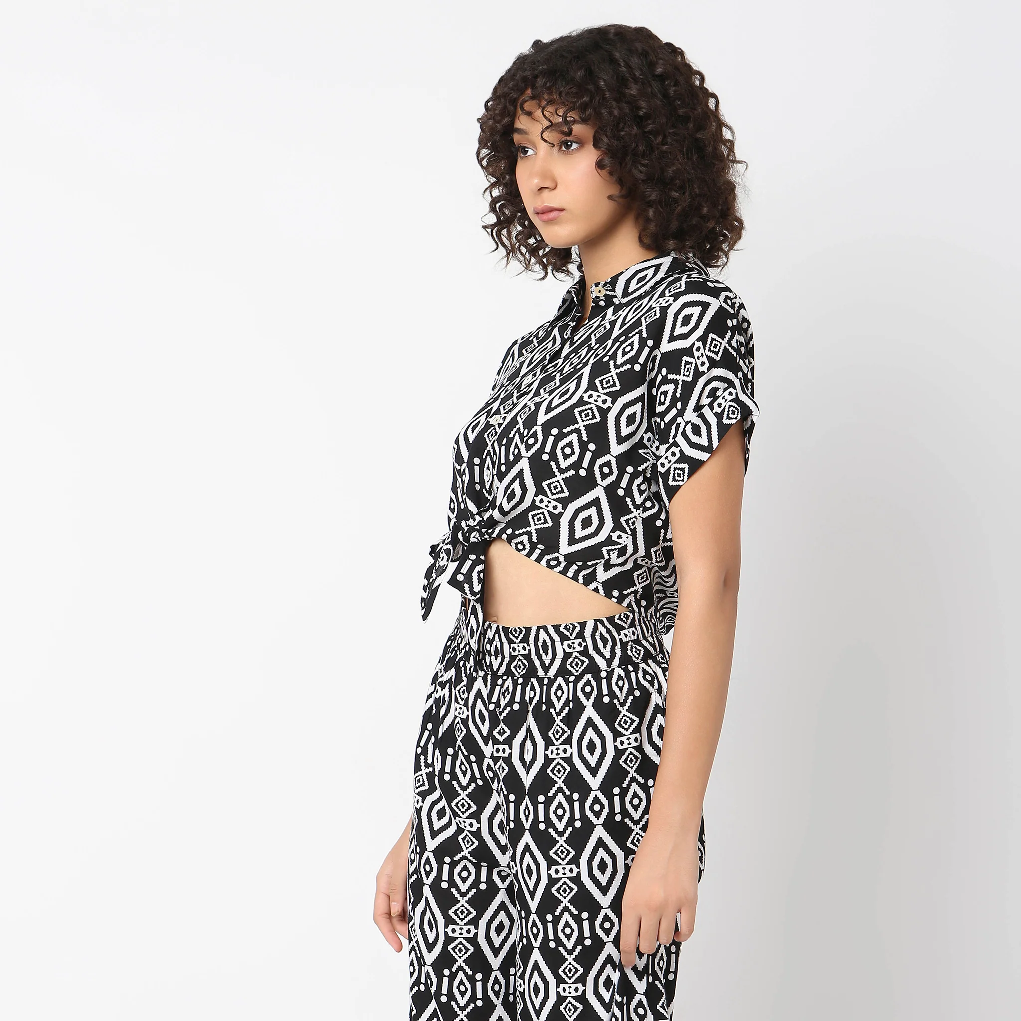 Regular Fit Printed Crop Top - Image 5