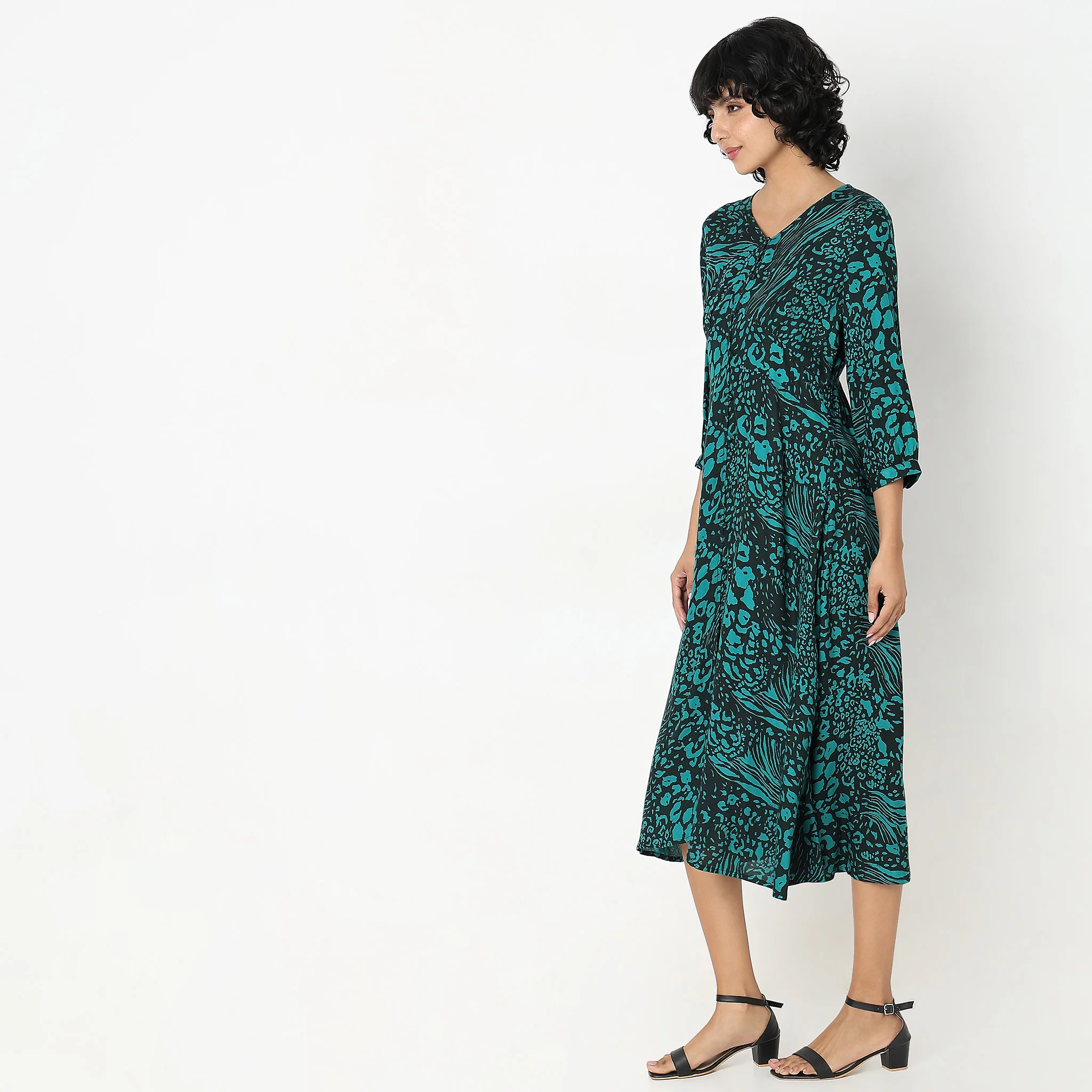 Regular Fit Printed Dress - Image 5