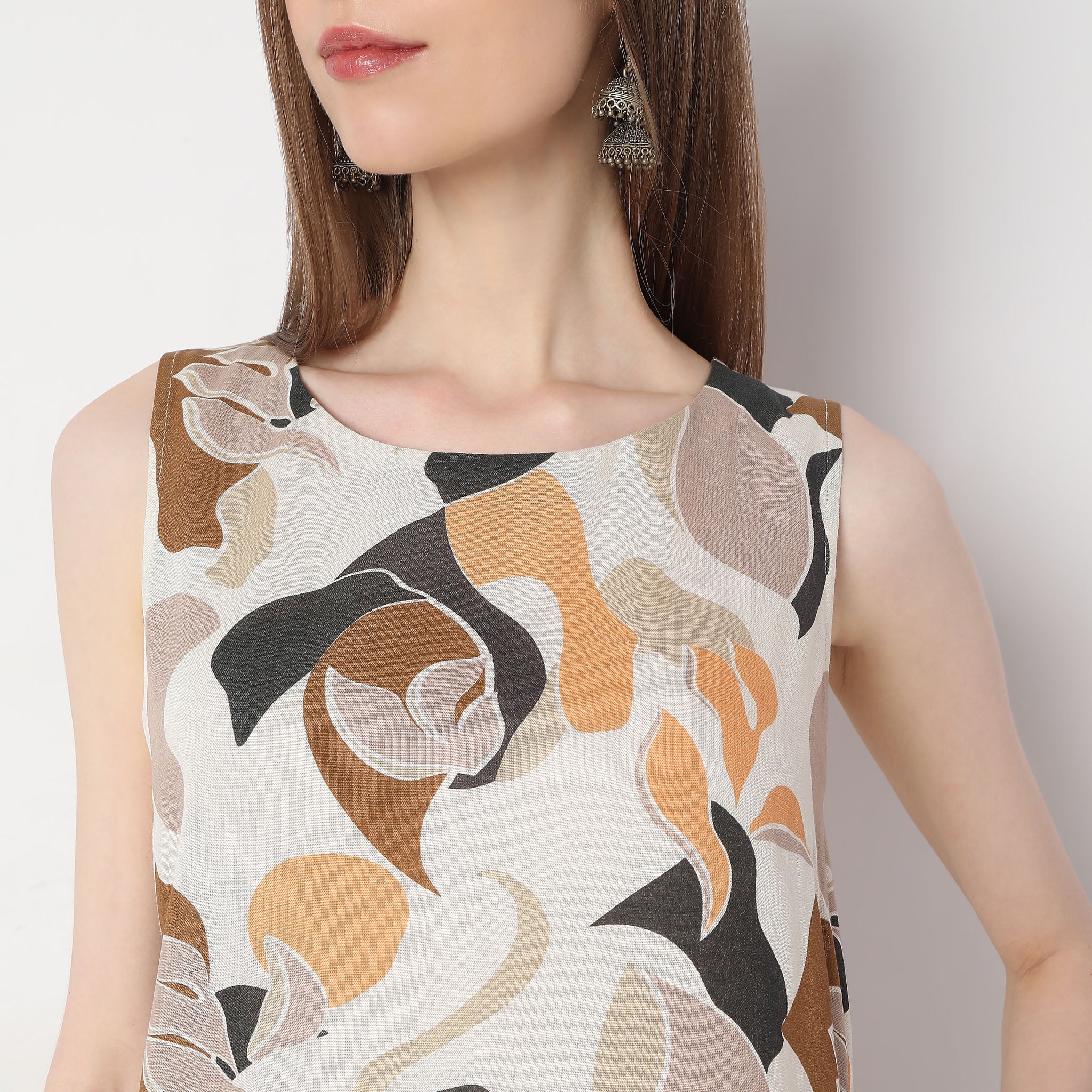Regular Fit Printed Dress - Image 4