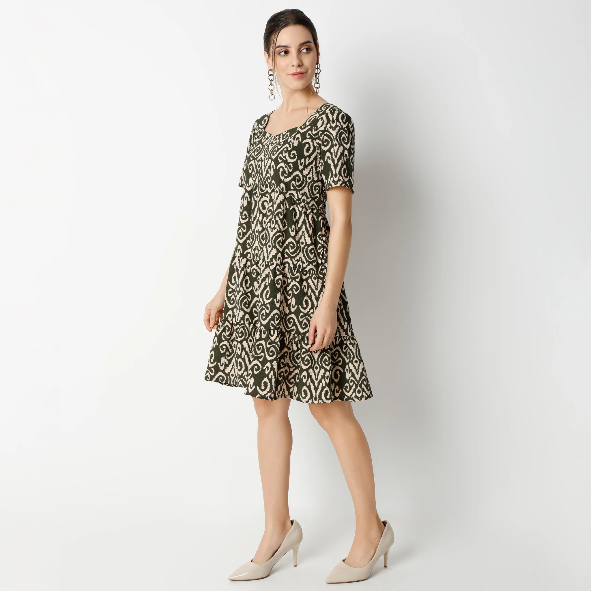Knee Length Sweet Heart Neck Sandor Elbow Sleeve Ikat Print Midi Dress - Image 15