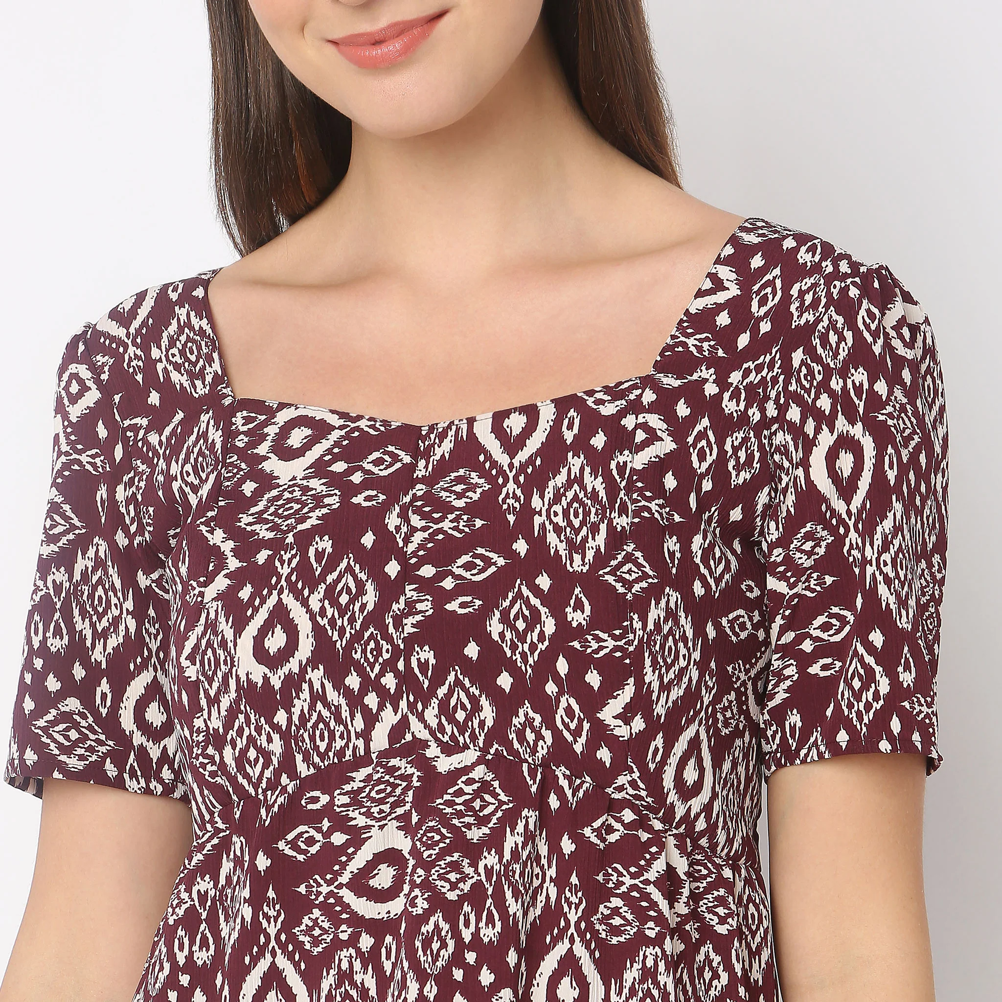 Knee Length Sweet Heart Neck Sandor Elbow Sleeve Ikat Print Midi Dress - Image 4