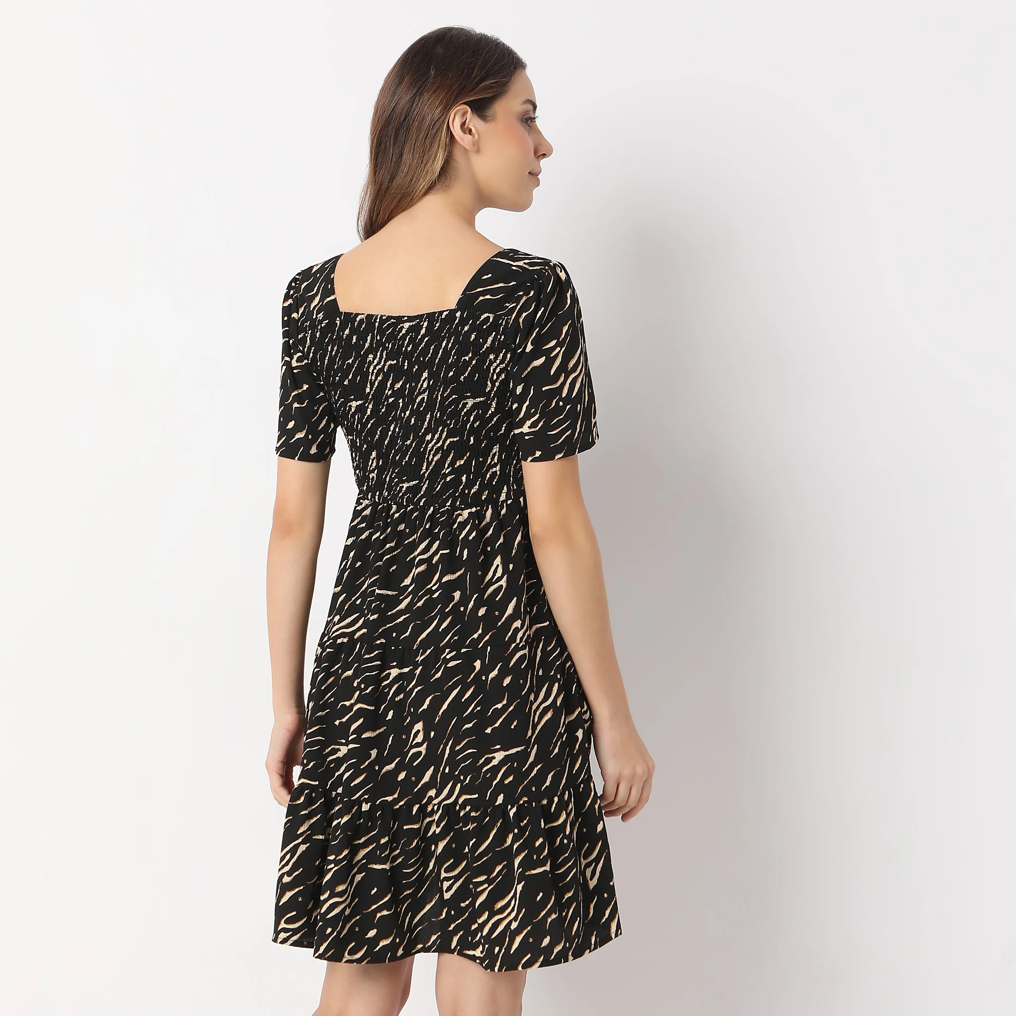 Knee Length Sweet Heart Neck Sandor Elbow Sleeve Ikat Print Midi Dress - Image 8