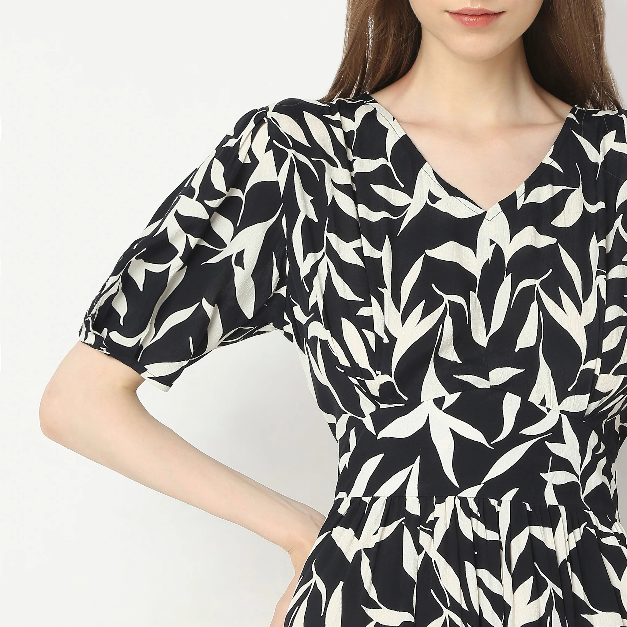 Regular Fit Printed Dress - Image 4