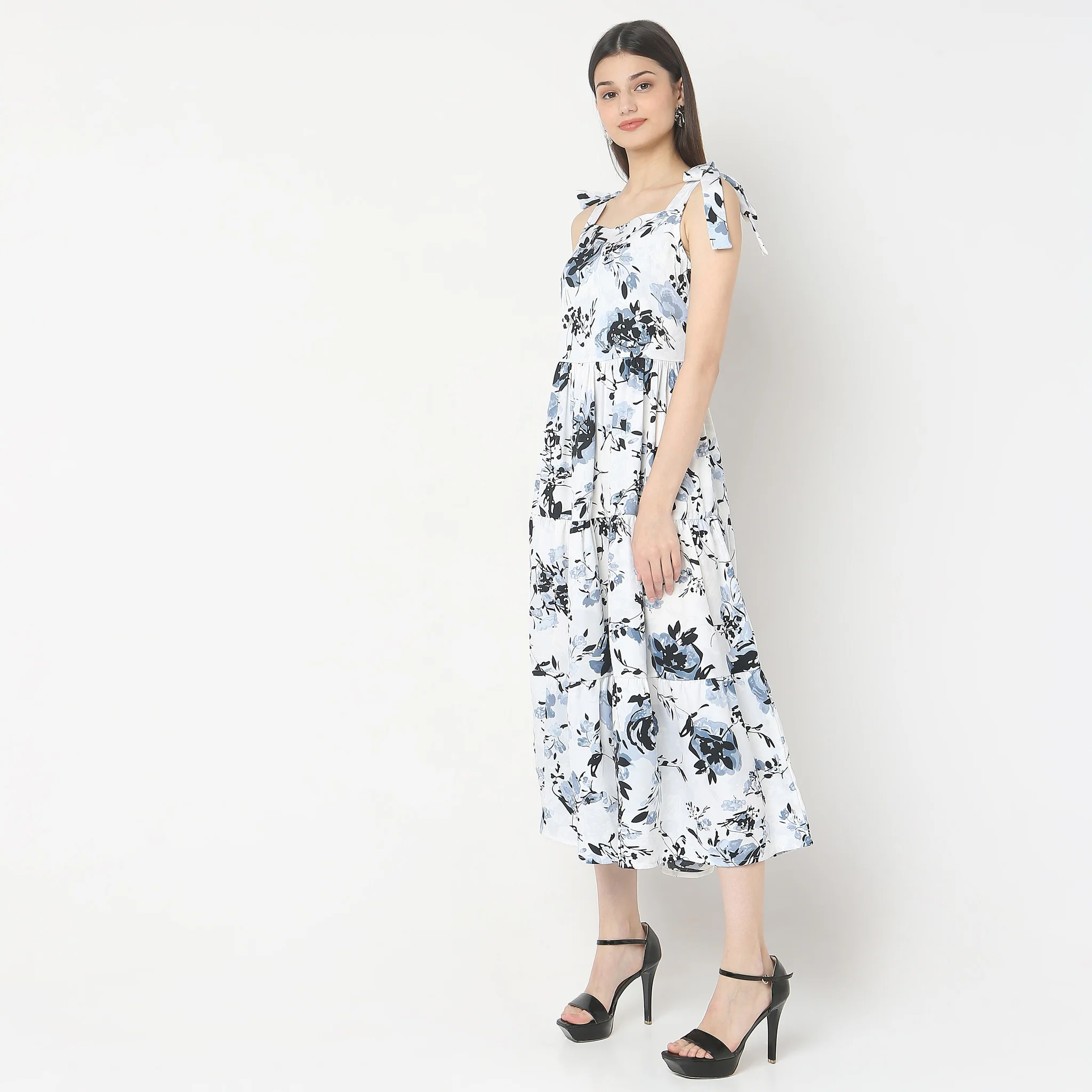 Regular Fit Printed Dress - Image 5