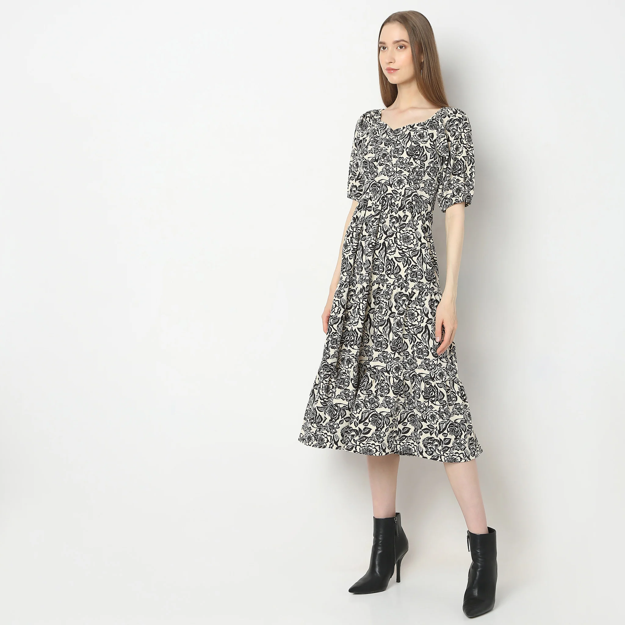 Regular Fit Printed Dress - Image 5