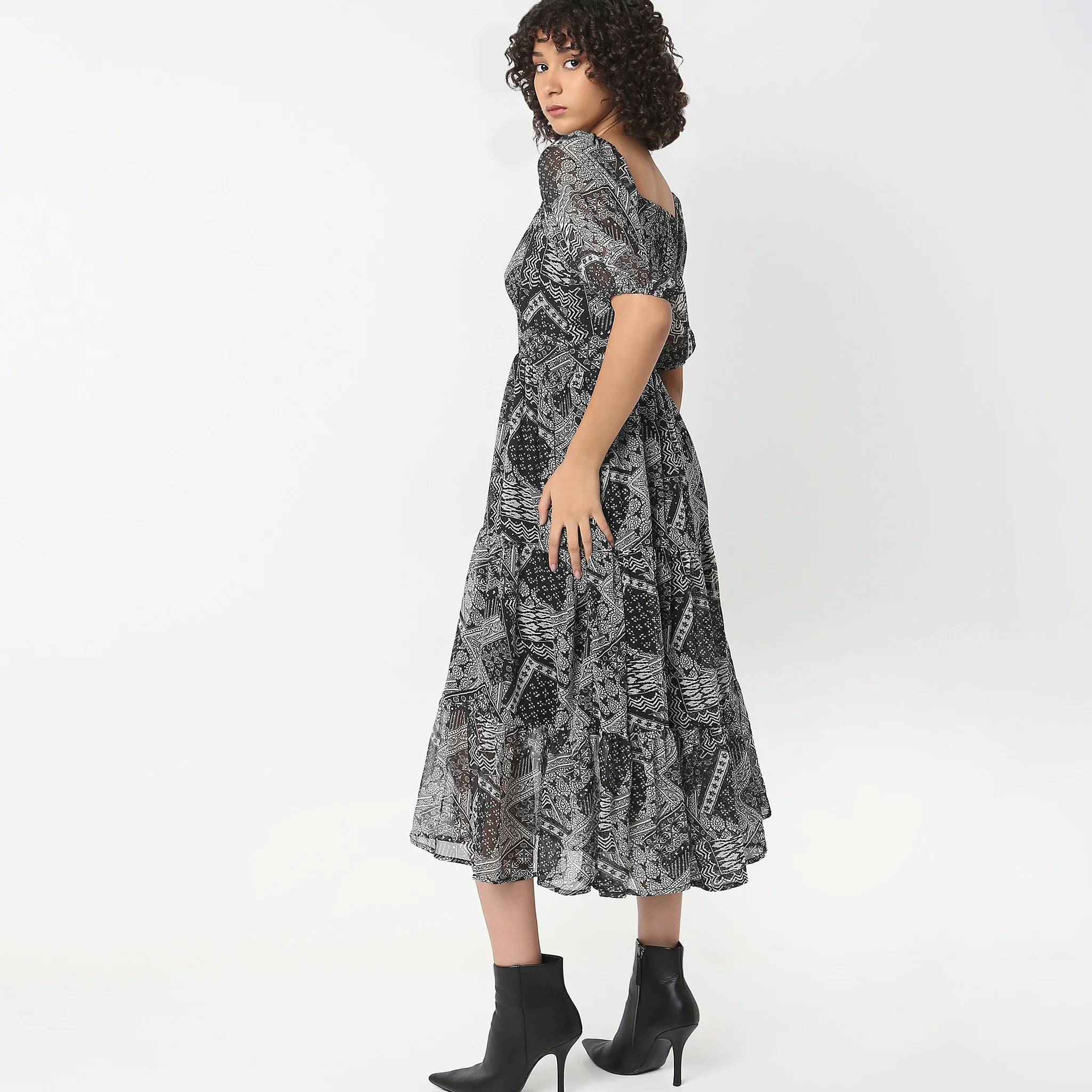 Regular Fit Printed Dress - Image 3