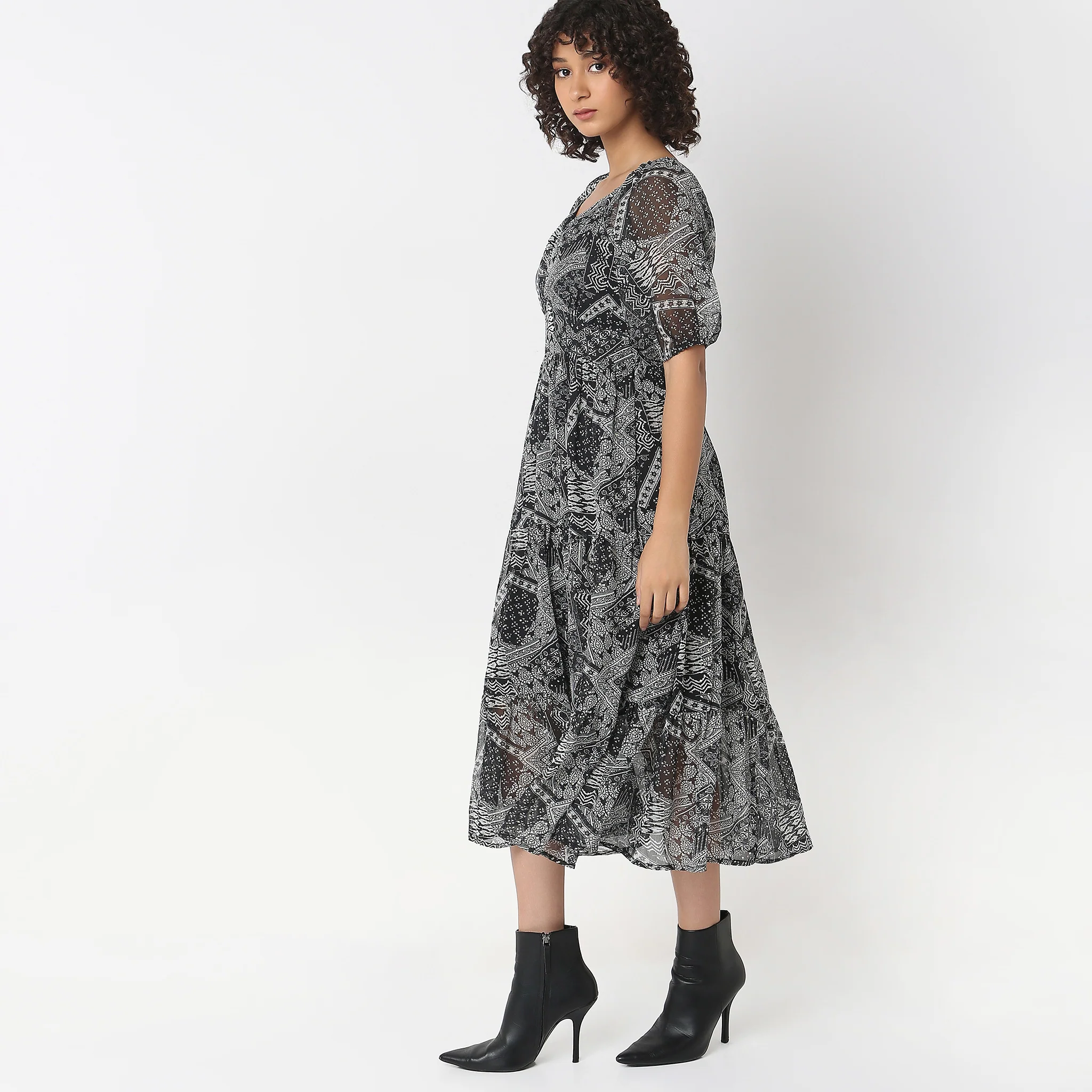 Regular Fit Printed Dress - Image 5