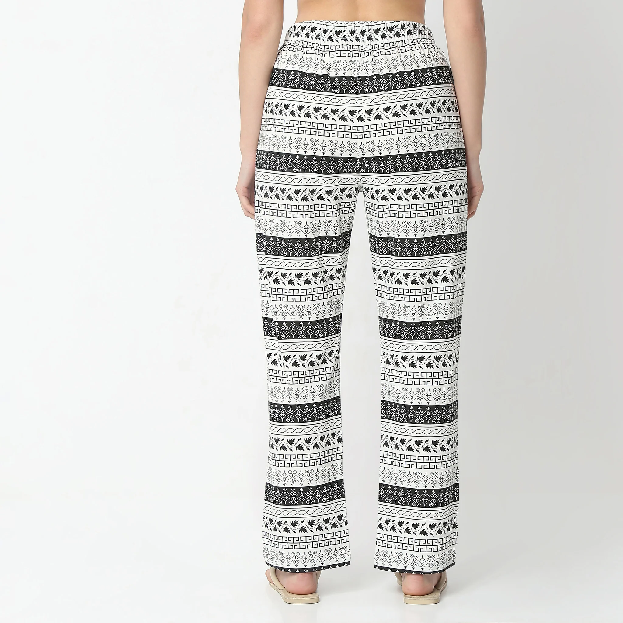 Printed Full Length Mid Rise Lounge Pyjamas - Image 3