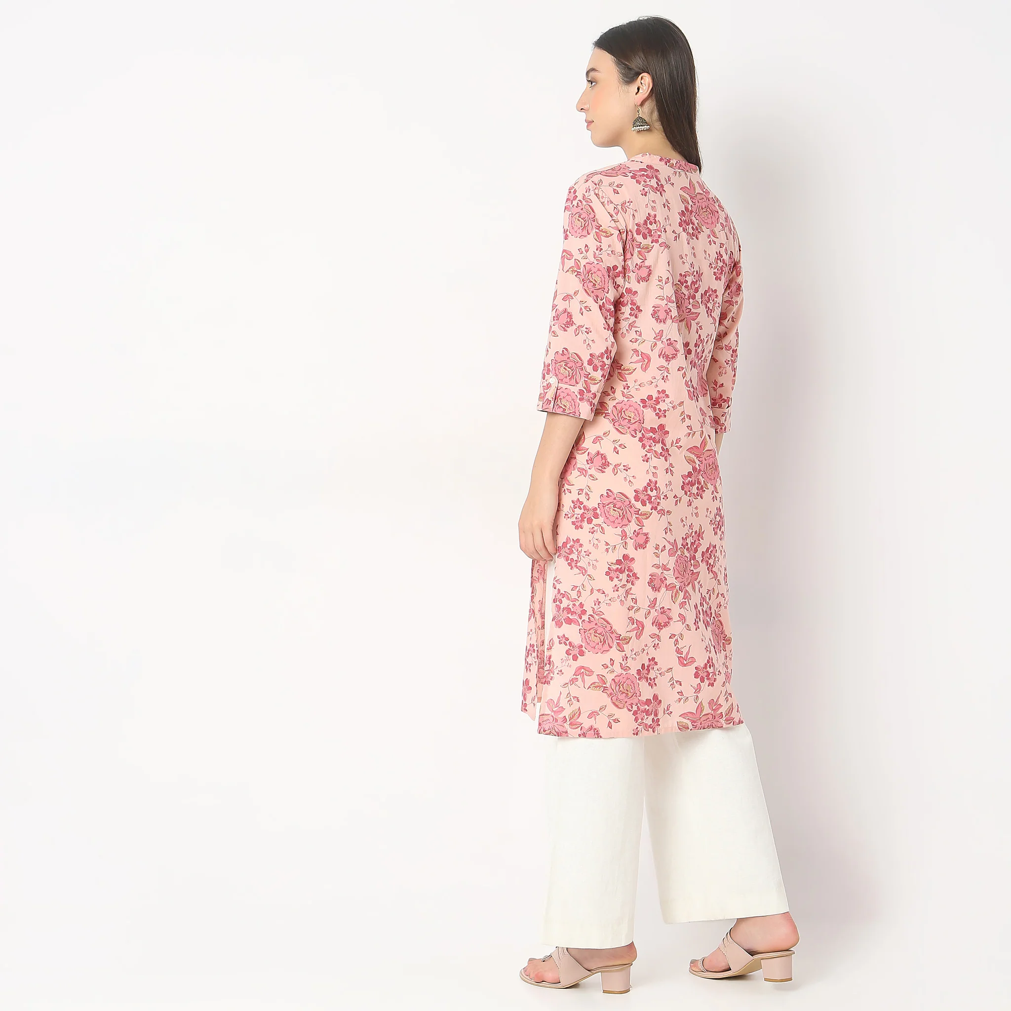 Regular Fit Printed Kurta - Image 3
