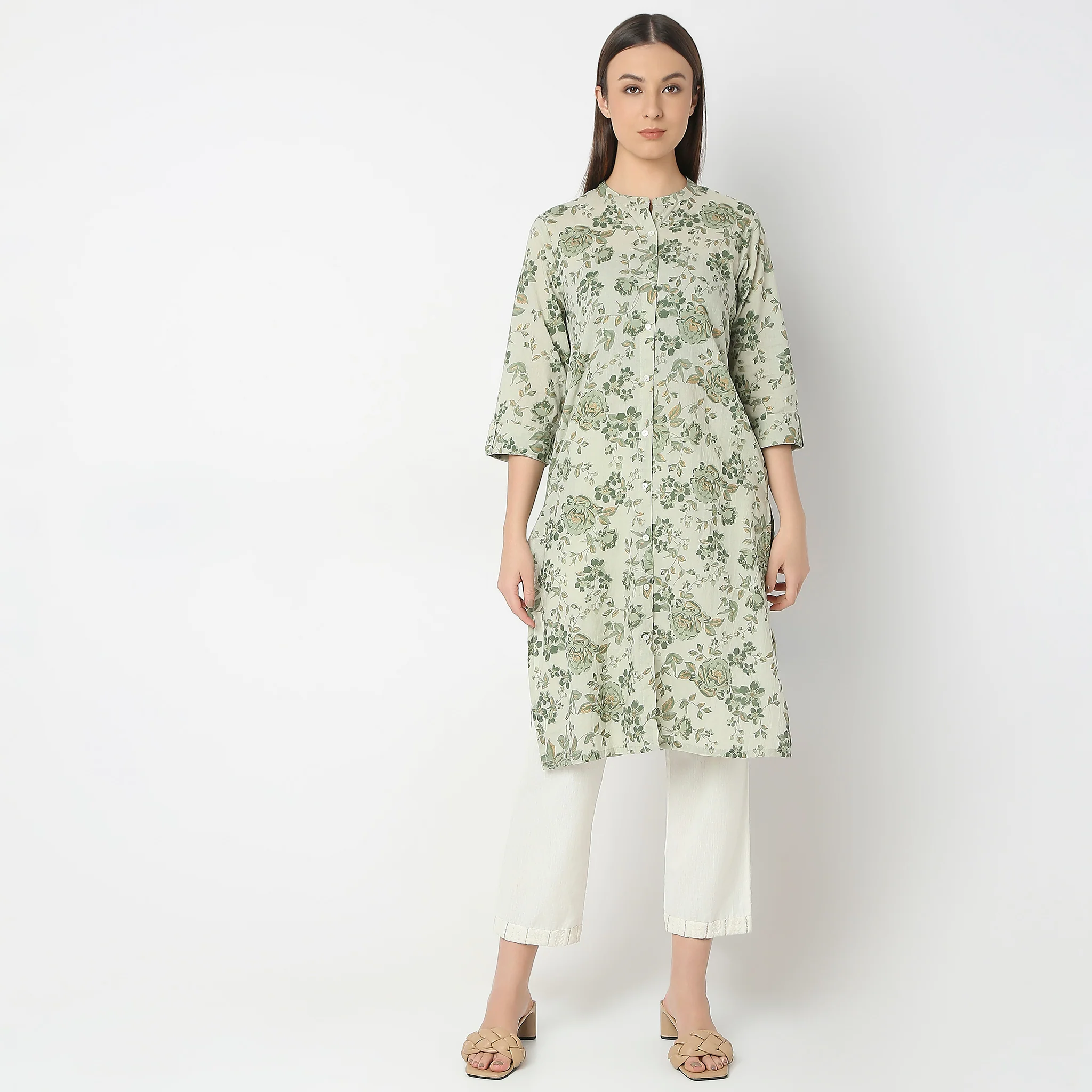 Regular Fit Printed Kurta - Image 7