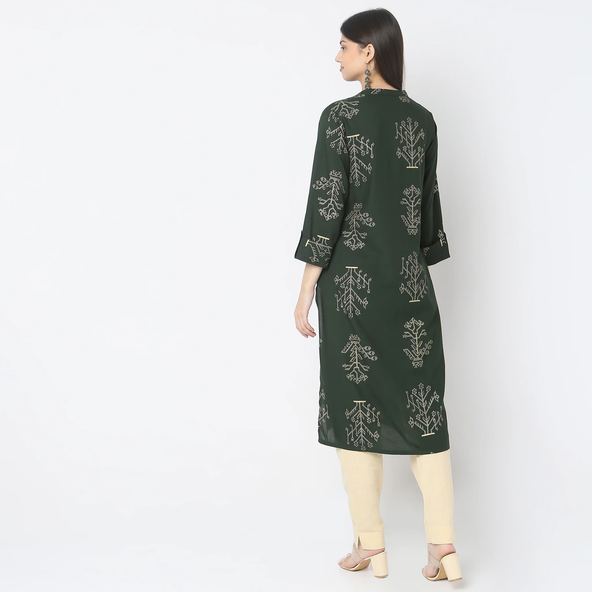 Regular Fit Printed Kurta - Image 3