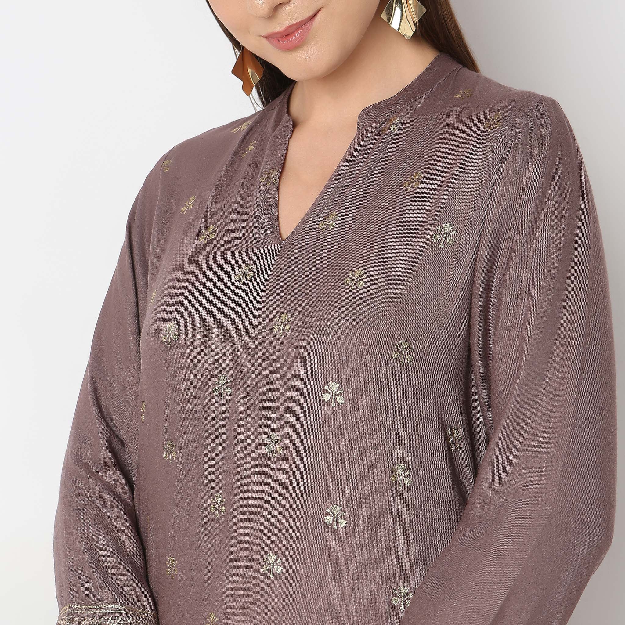 Regular Fit Printed Kurta - Image 4