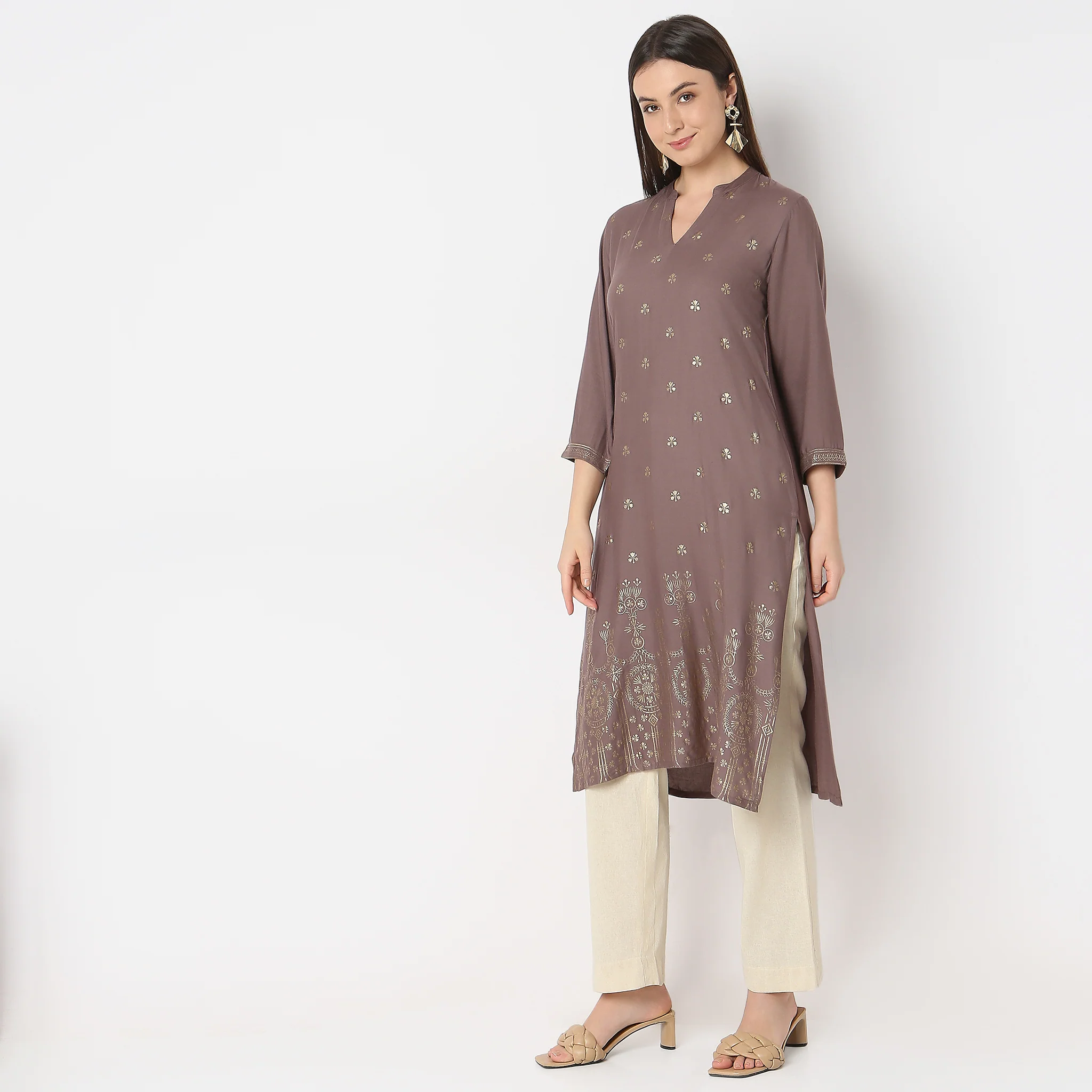 Regular Fit Printed Kurta - Image 5