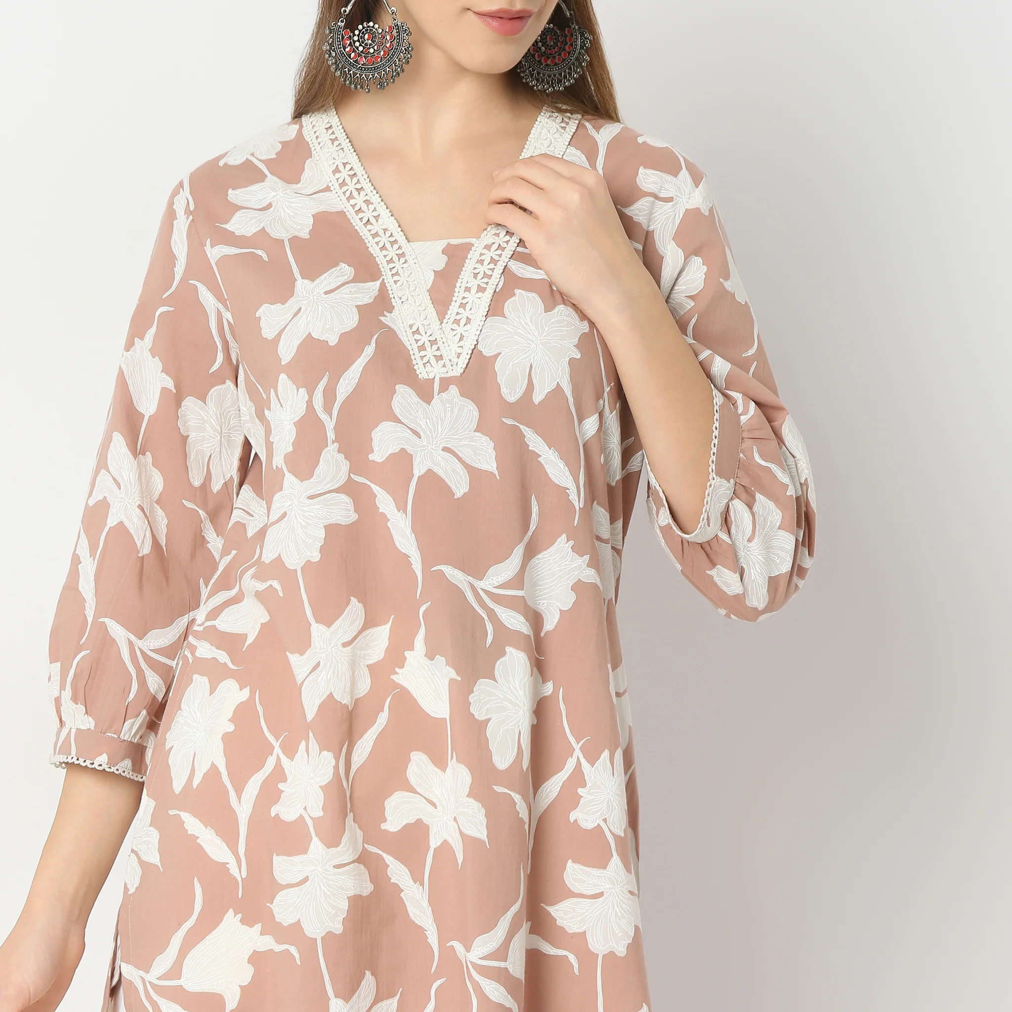 Regular Fit Printed Below Knee Kurta - Image 9