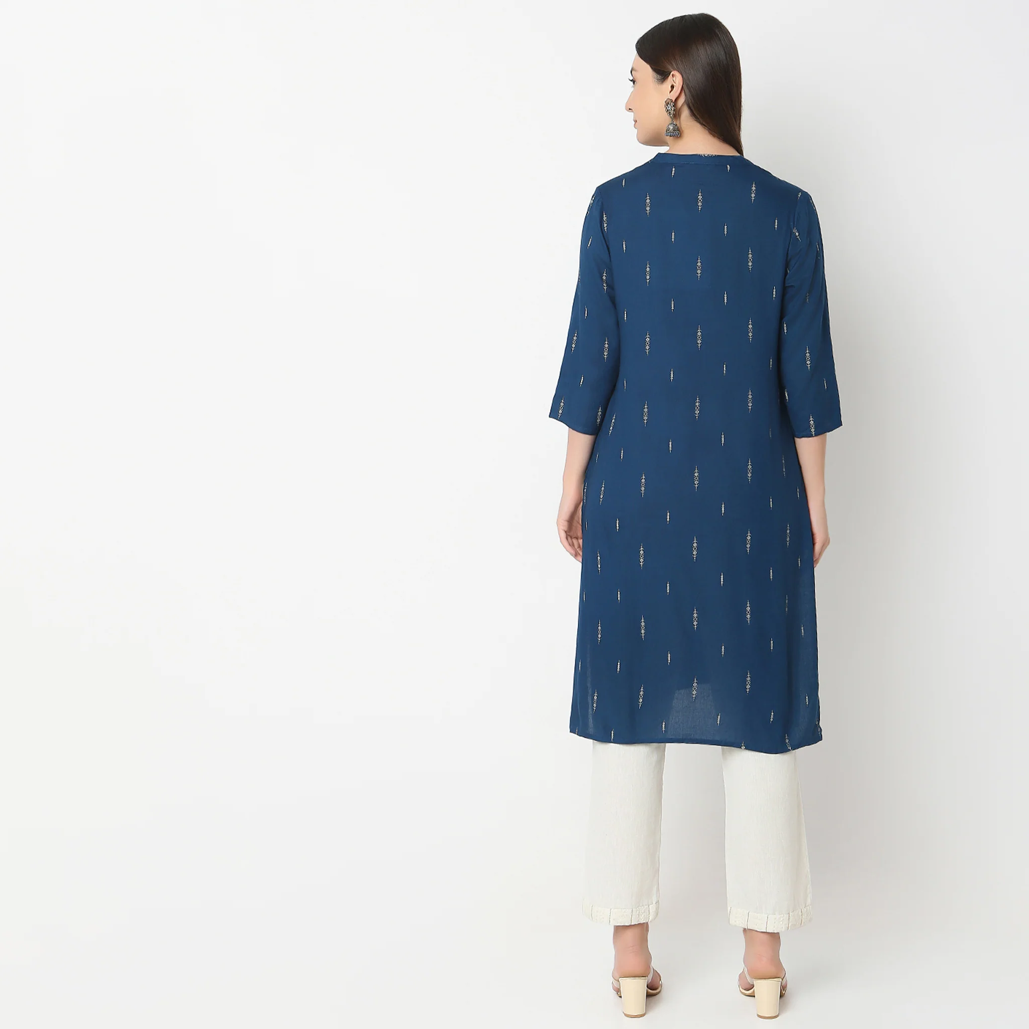 Regular Fit Printed Kurta - Image 3