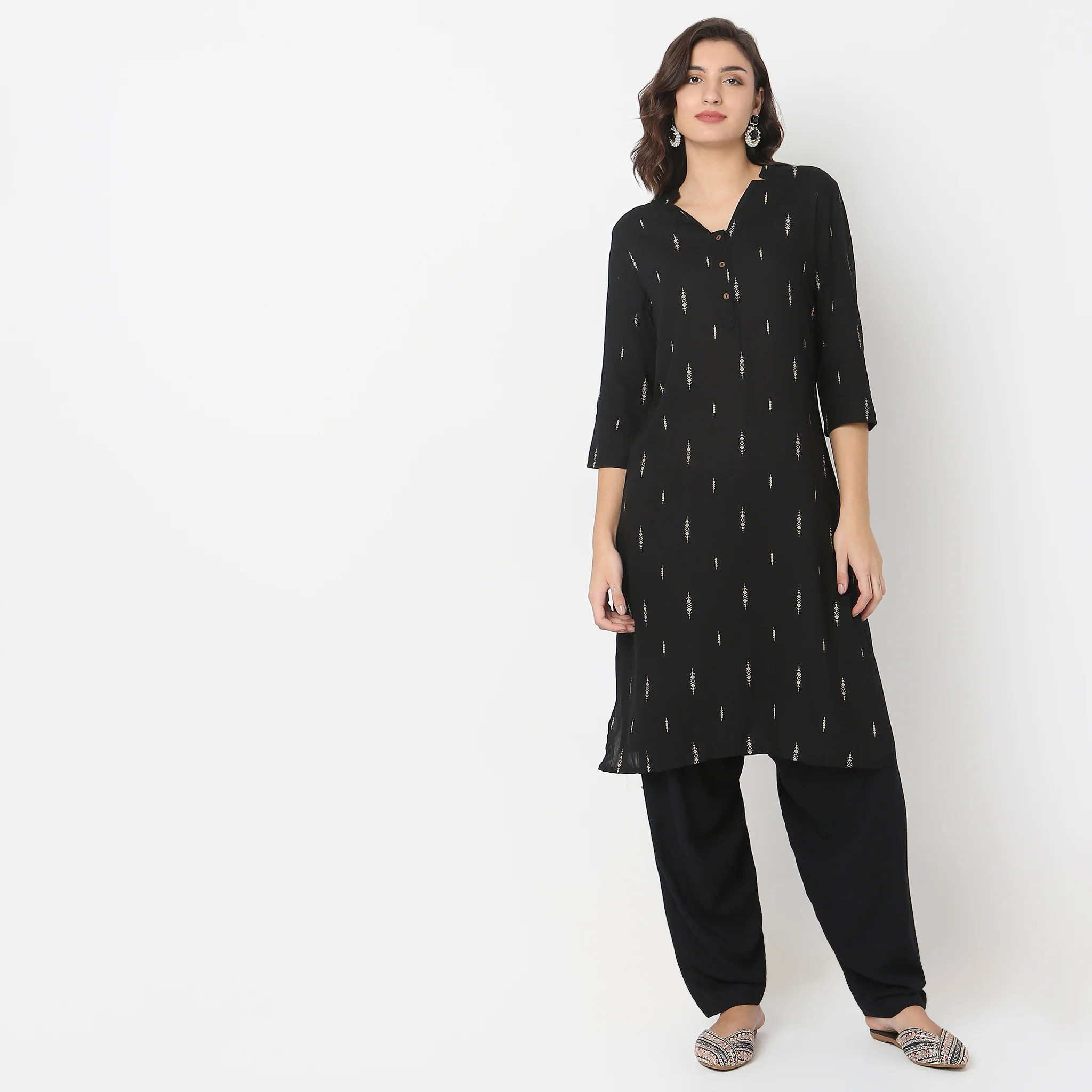 Regular Fit Printed Kurta - Image 7