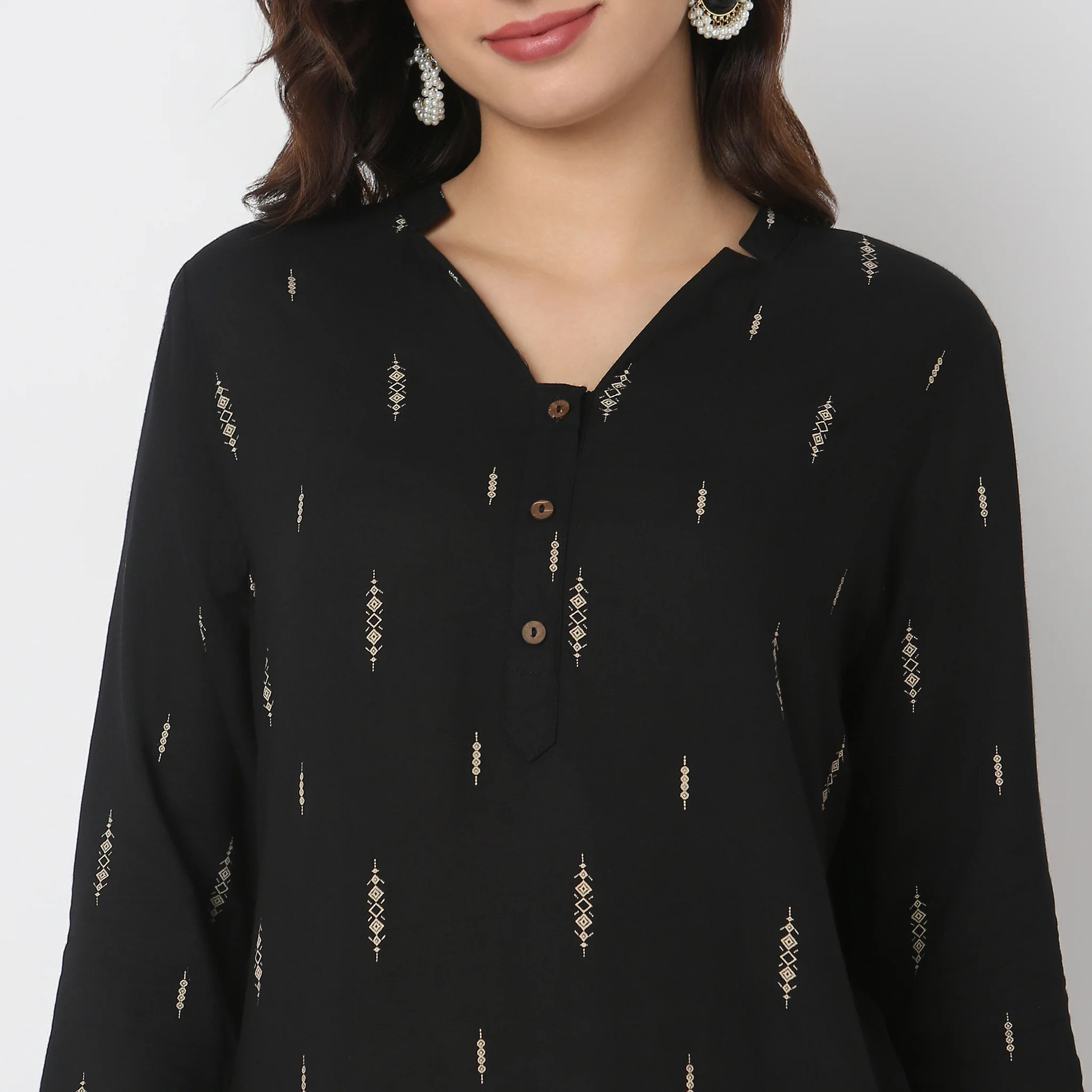 Regular Fit Printed Kurta - Image 9