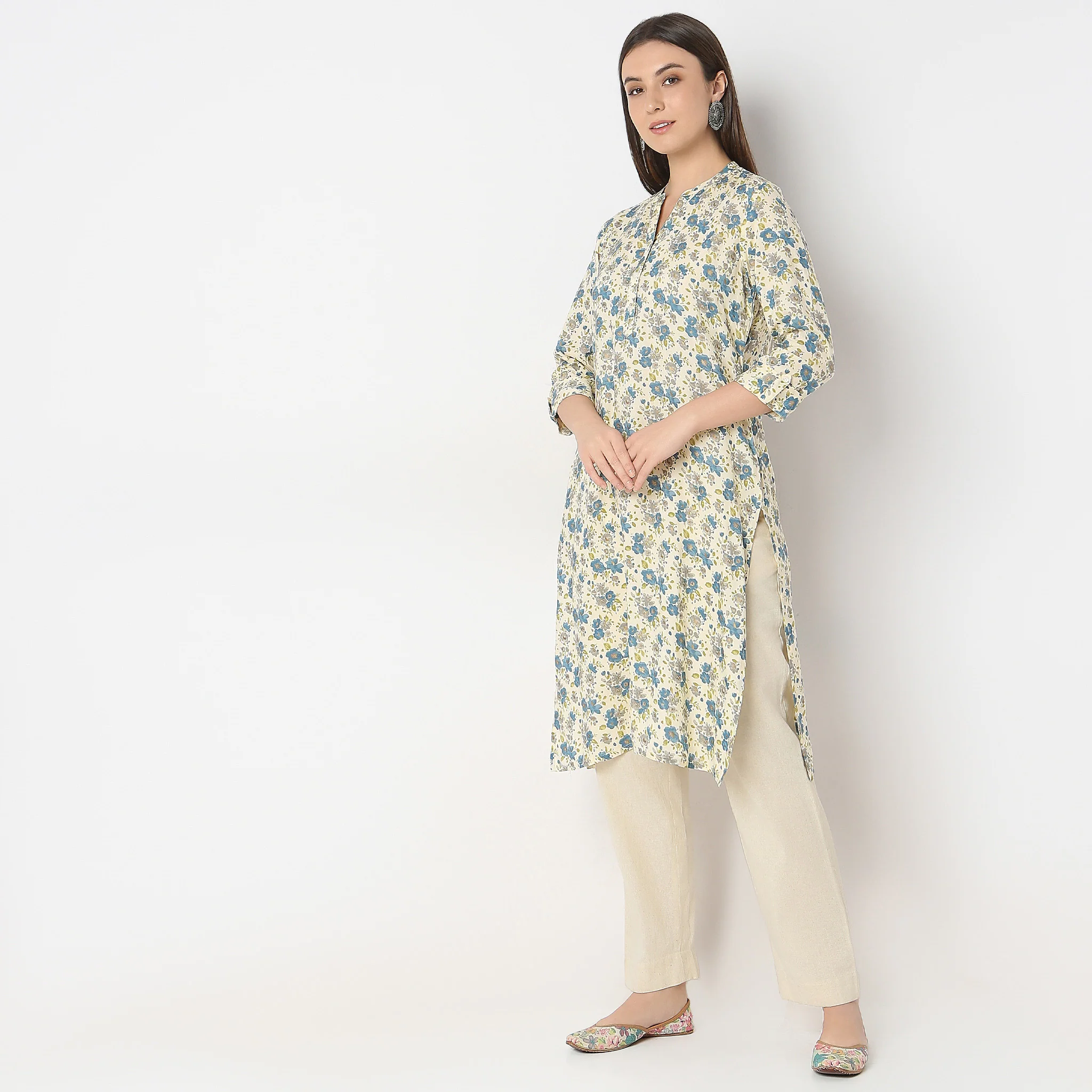 Regular Fit Printed Kurta - Image 5
