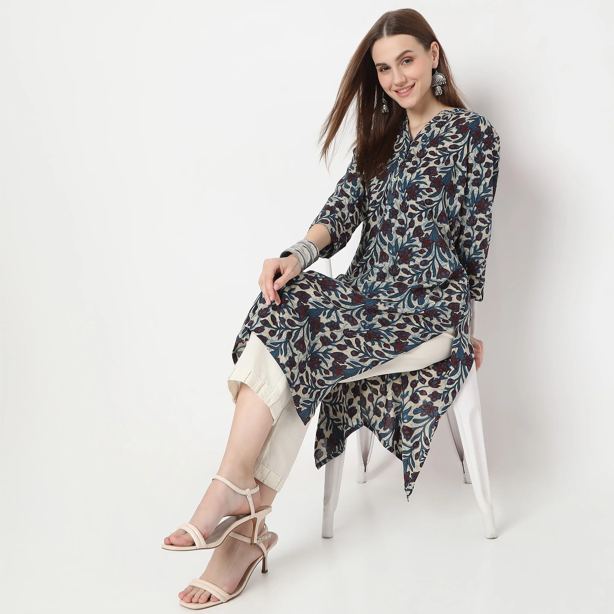 Printed Band Neck Kurta - Image 11