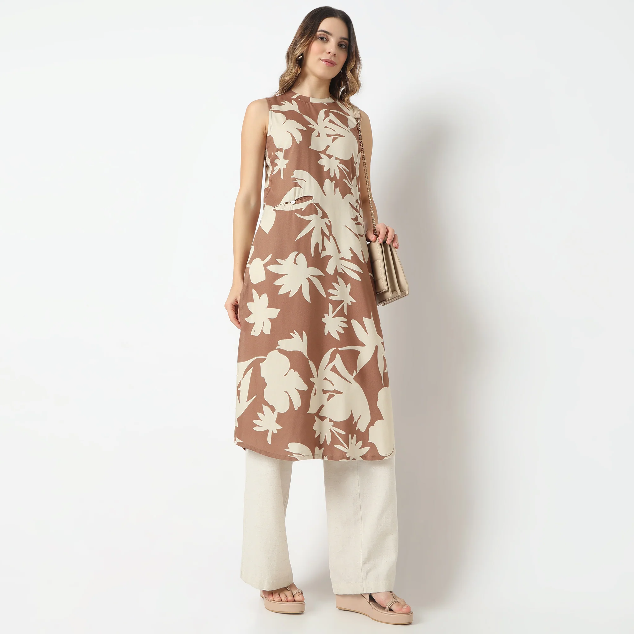Regular Fit Printed Band Neck Kurta - Image 11