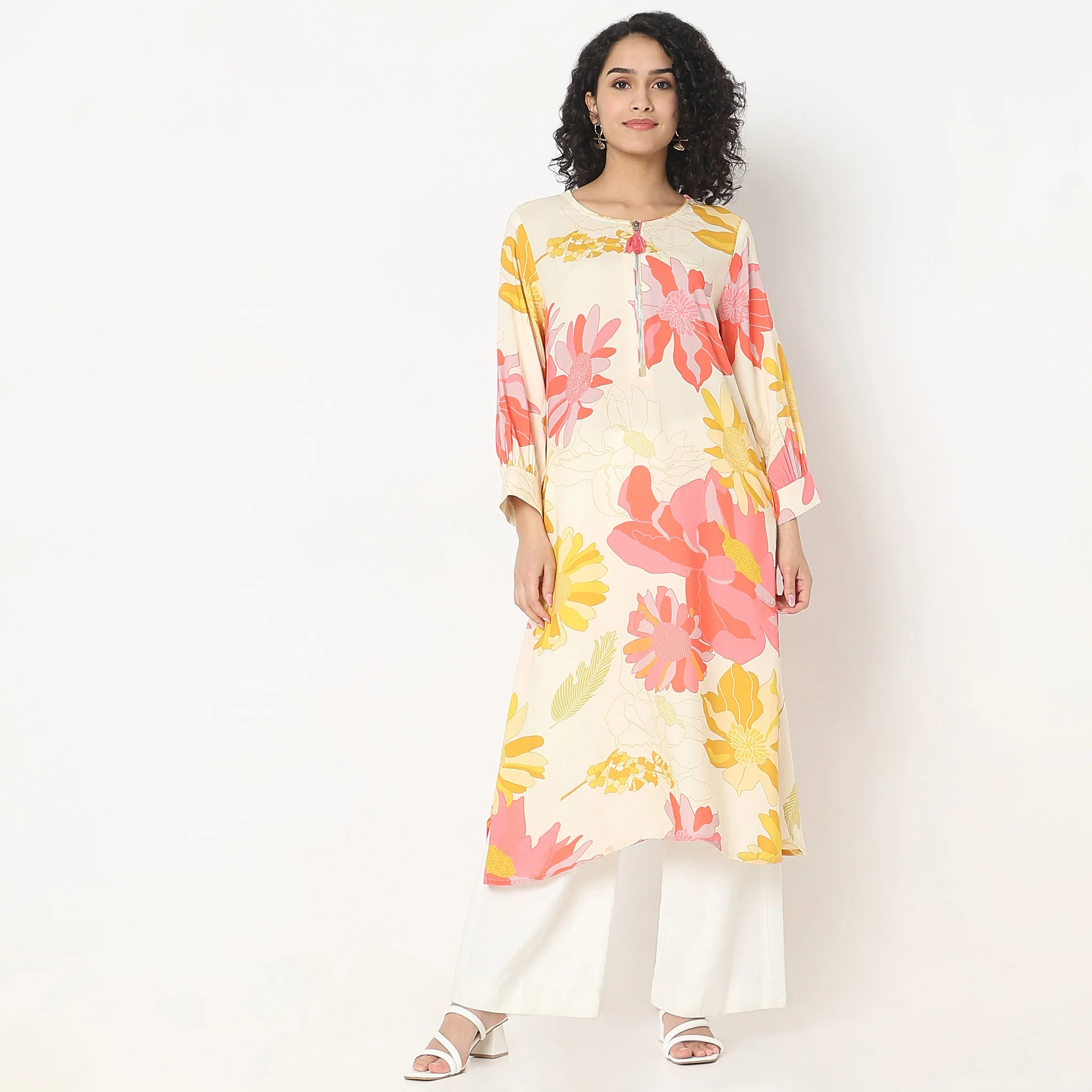 Regular Fit Printed Kurta - Image 2