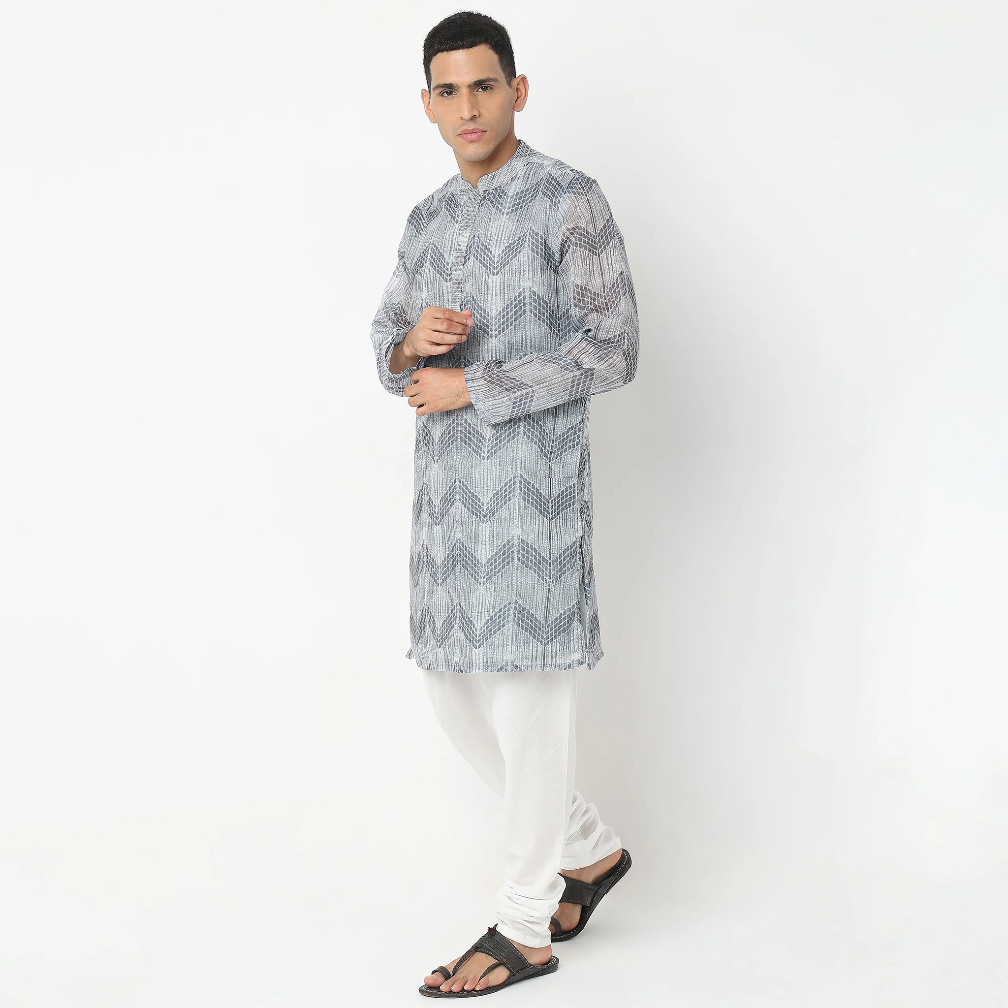 Regular Fit Printed Kurta - Image 5